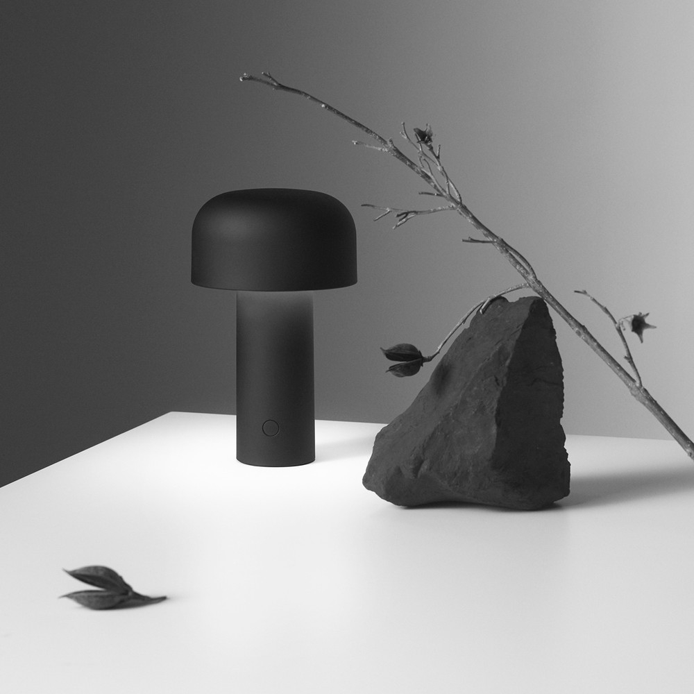 Flos Bellhop Table Matte Black 착용 스타일 - 2