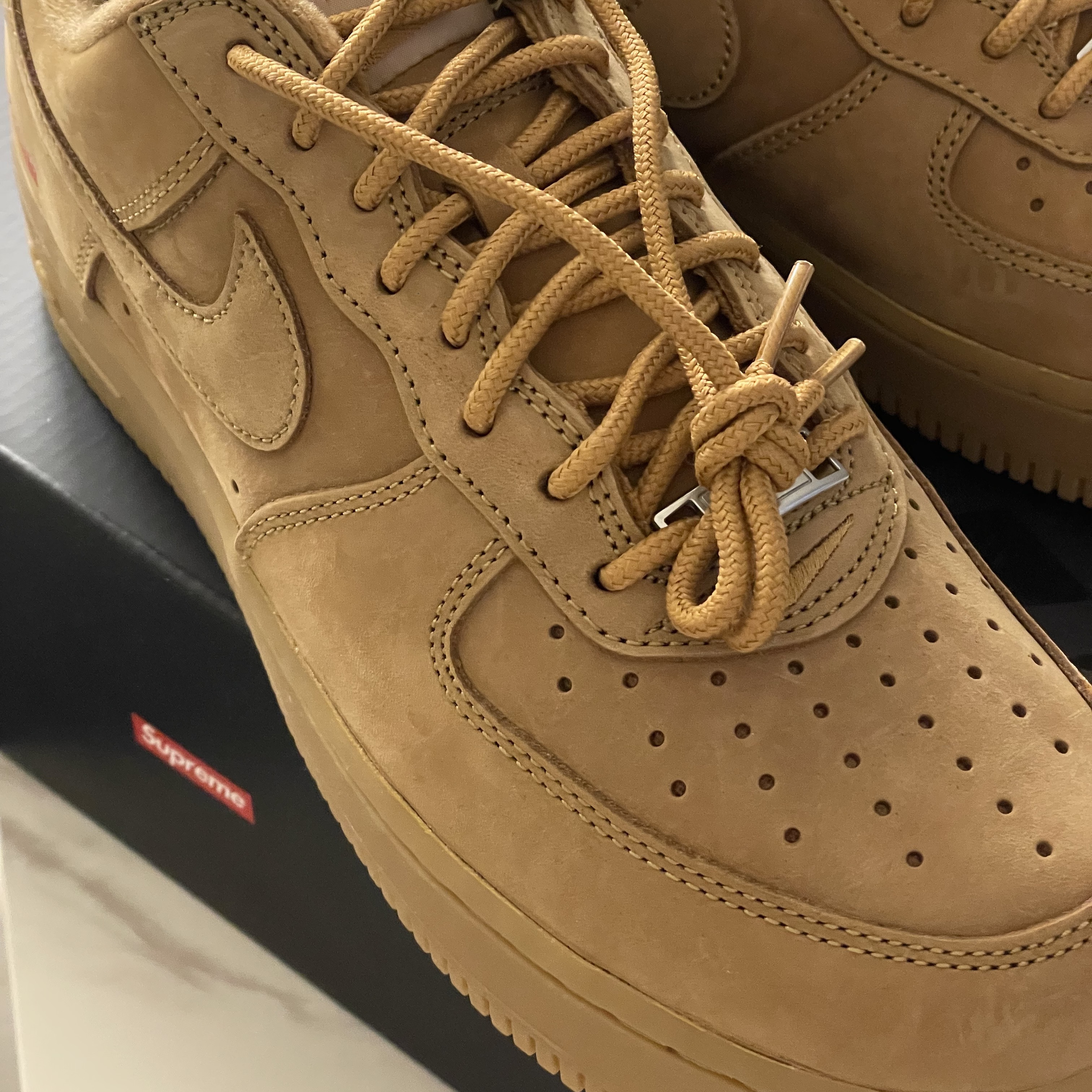 Nike x Supreme Air Force 1 Low Flax 착용 스타일 - 3