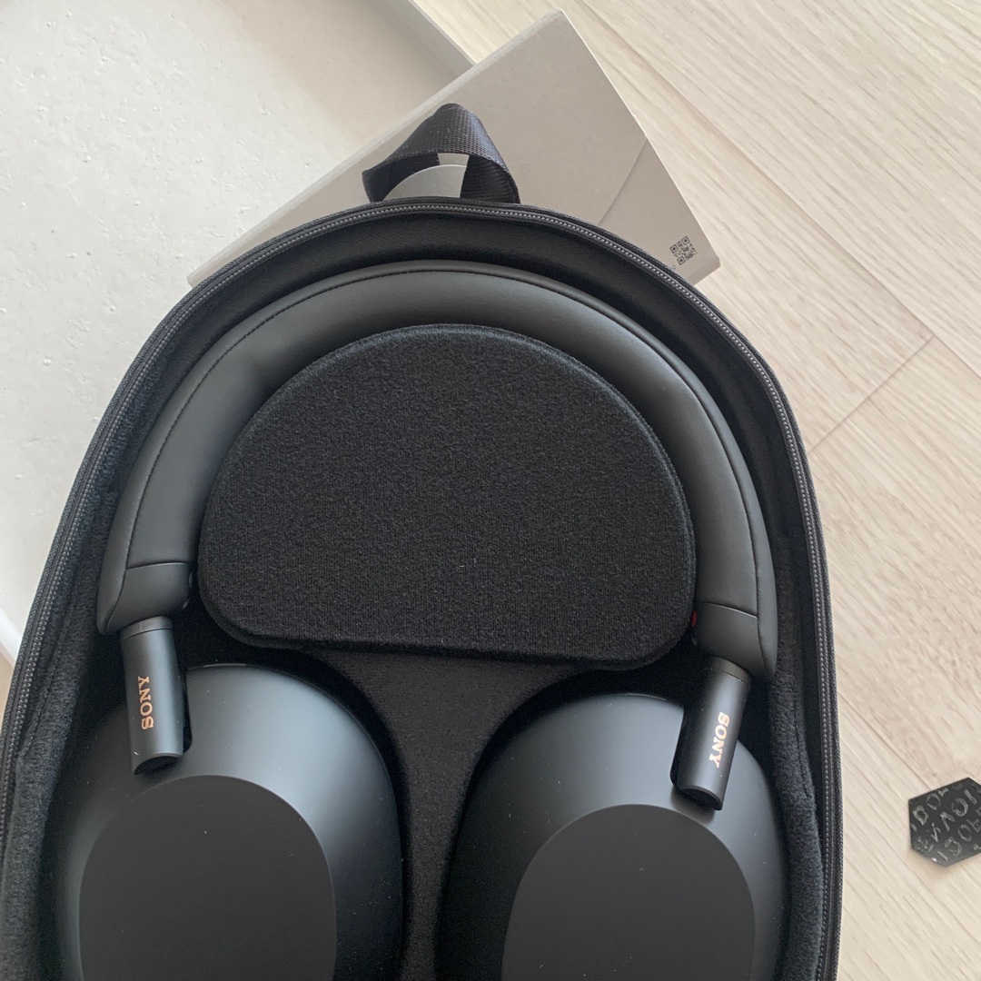 Sony WH-1000XM5 Black (Korean Ver.) 착용 스타일