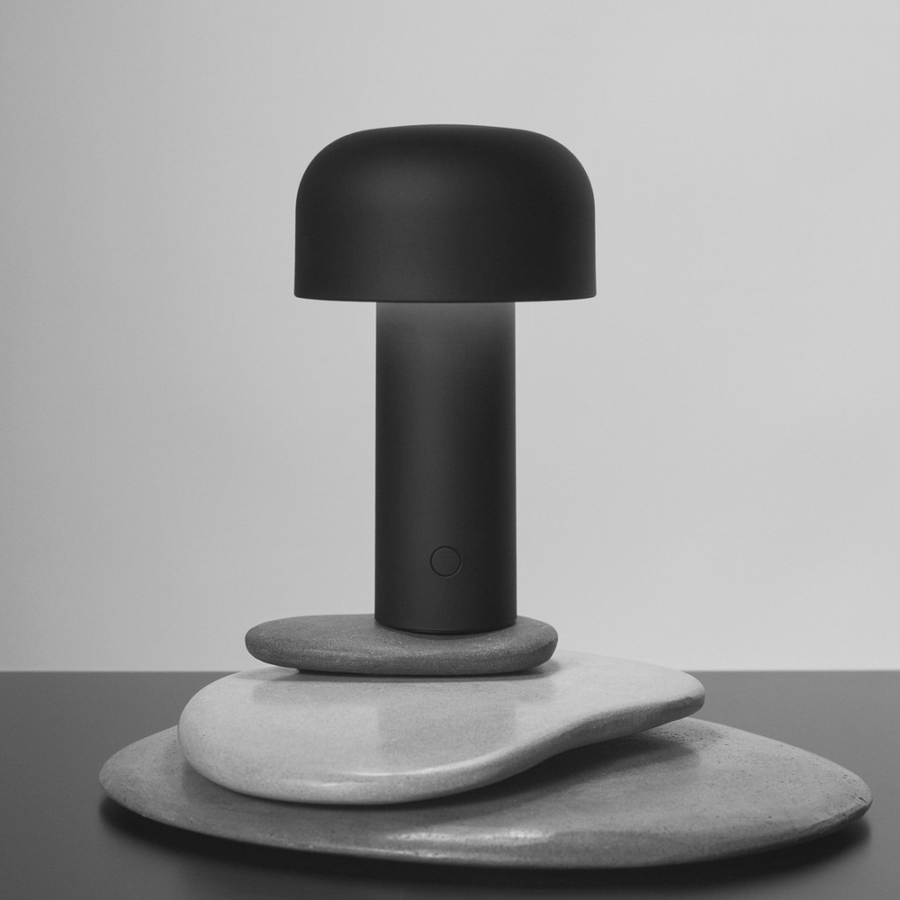 Flos Bellhop Table Matte Black 착용 스타일 - 1