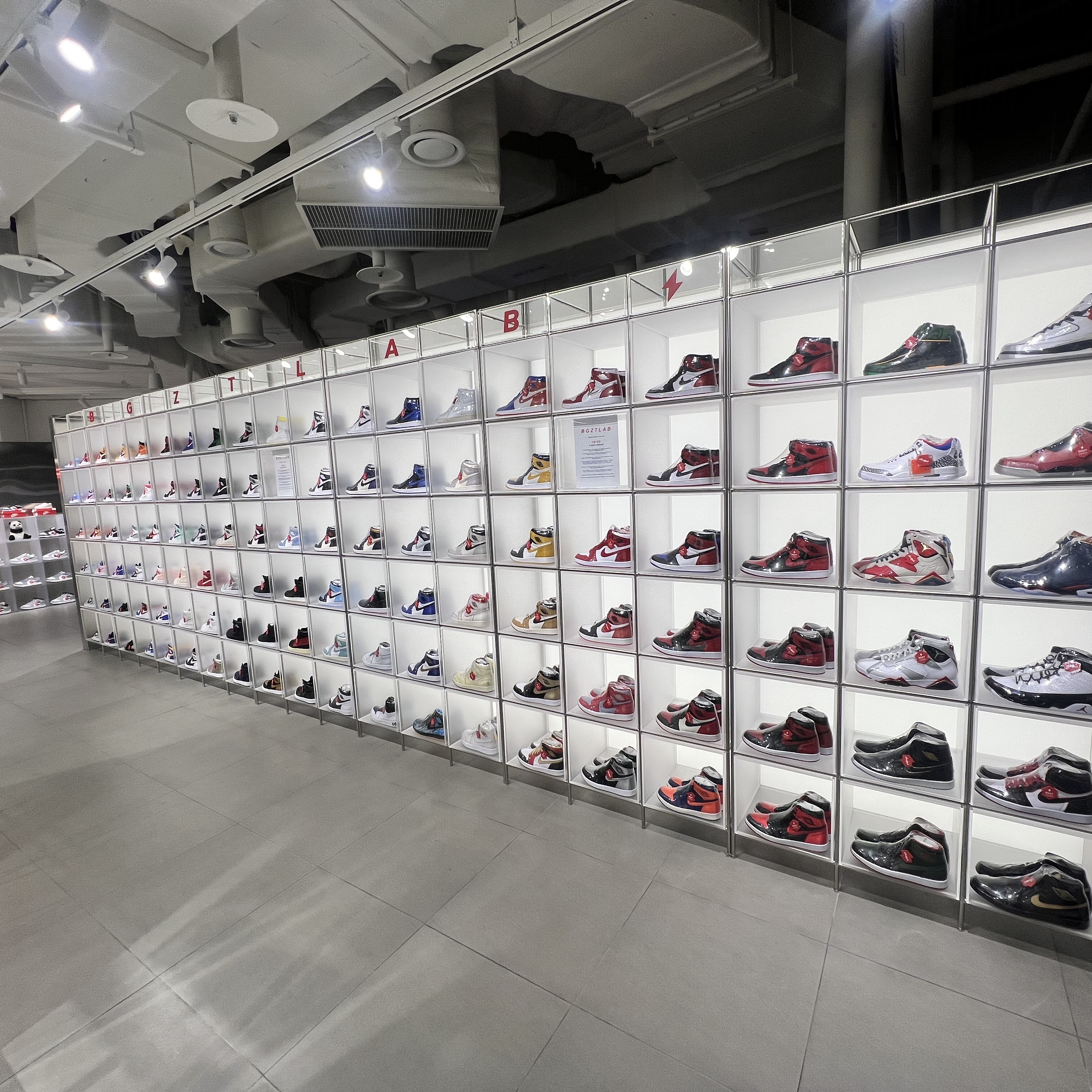 Nike x Kasina Air Max 1 SP Won-Ang Particle Grey, The North Face 1996 Eco Nuptse Jacket Black 착용 스타일 - 2