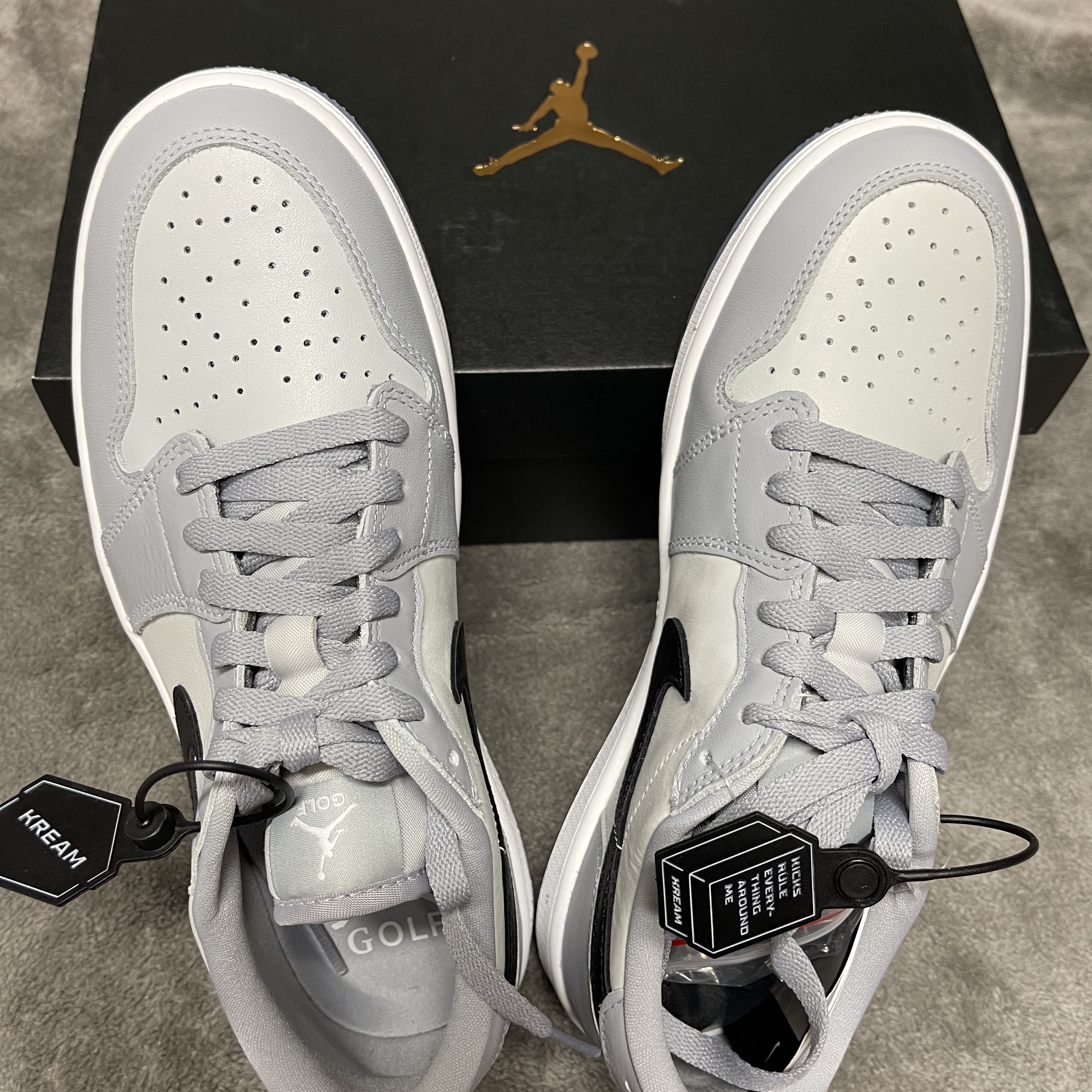 Jordan 1 Low Golf Wolf Grey 착용 스타일 - 1