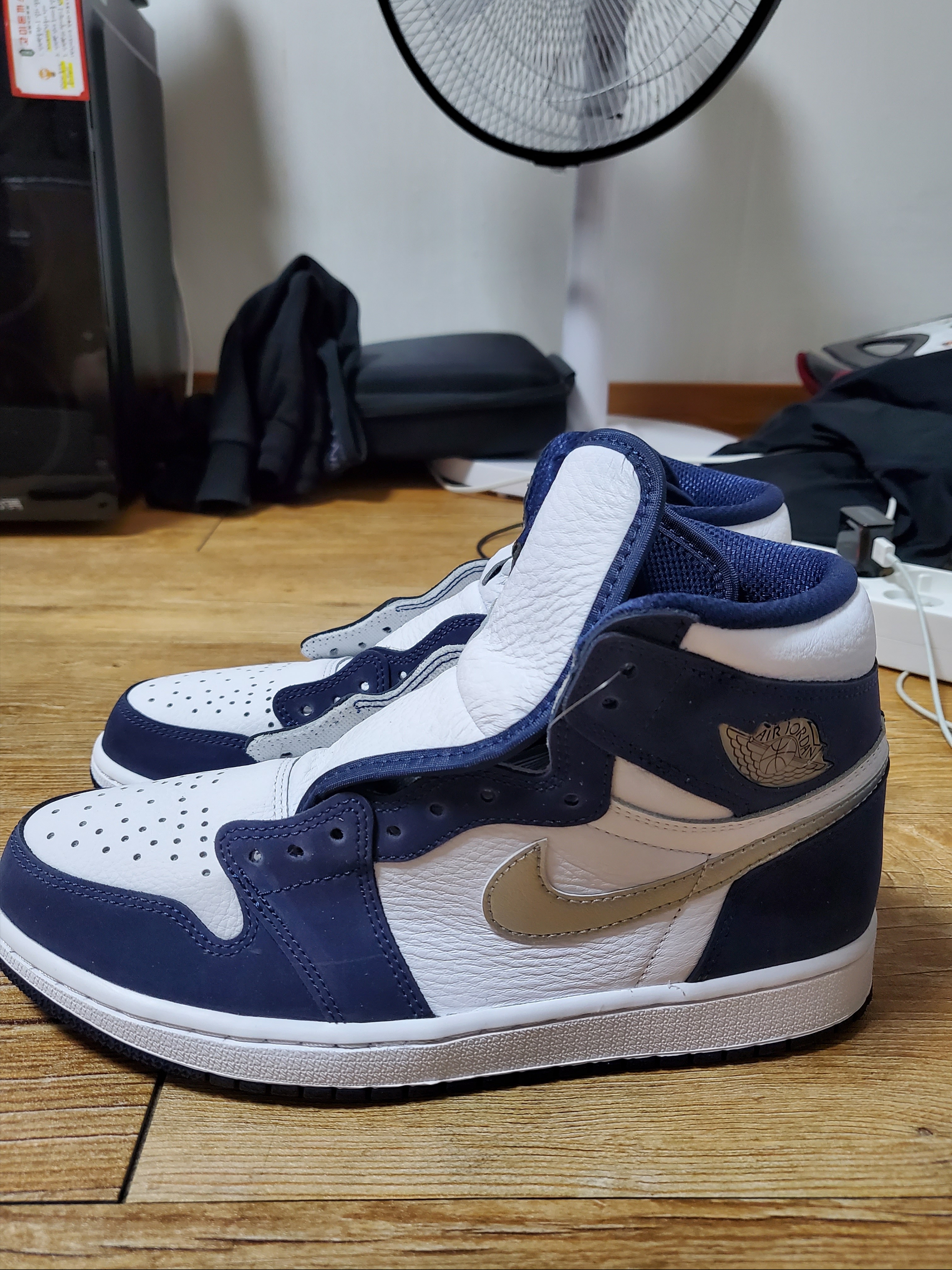 Jordan 1 Retro High OG CO.JP Midnight Navy 착용 스타일 - 2