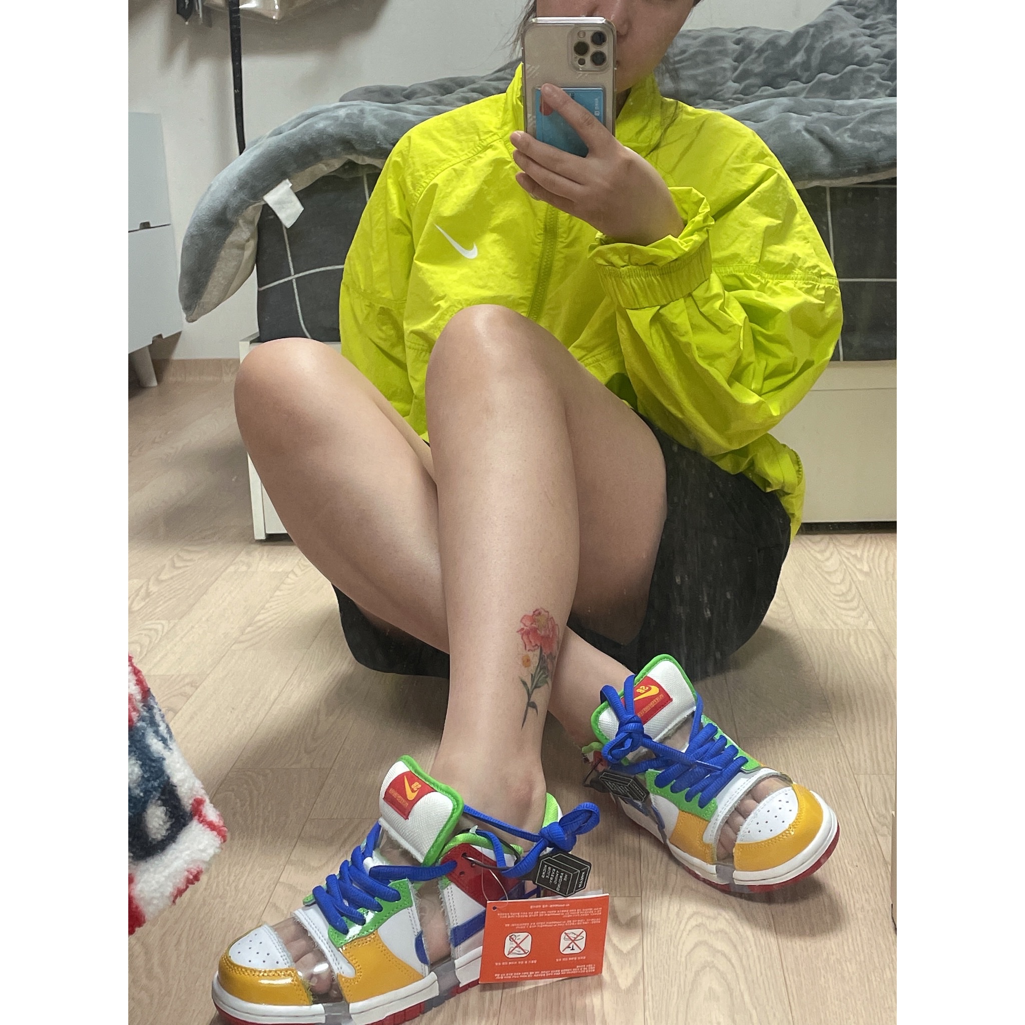 Nike SB Dunk Low Sandy, Nike x Stussy Windrunner Jacket Bright Cactus 착용 스타일 - 2
