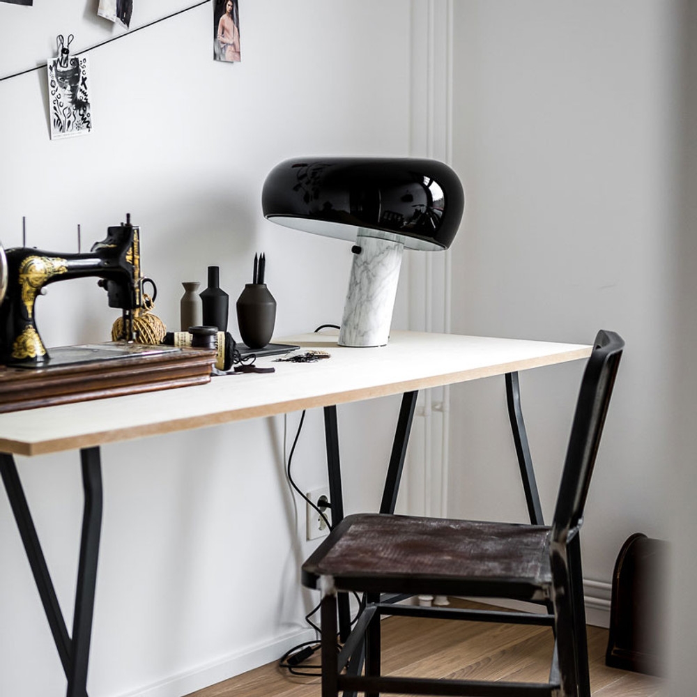 Flos Snoopy Black 착용 스타일 - 2