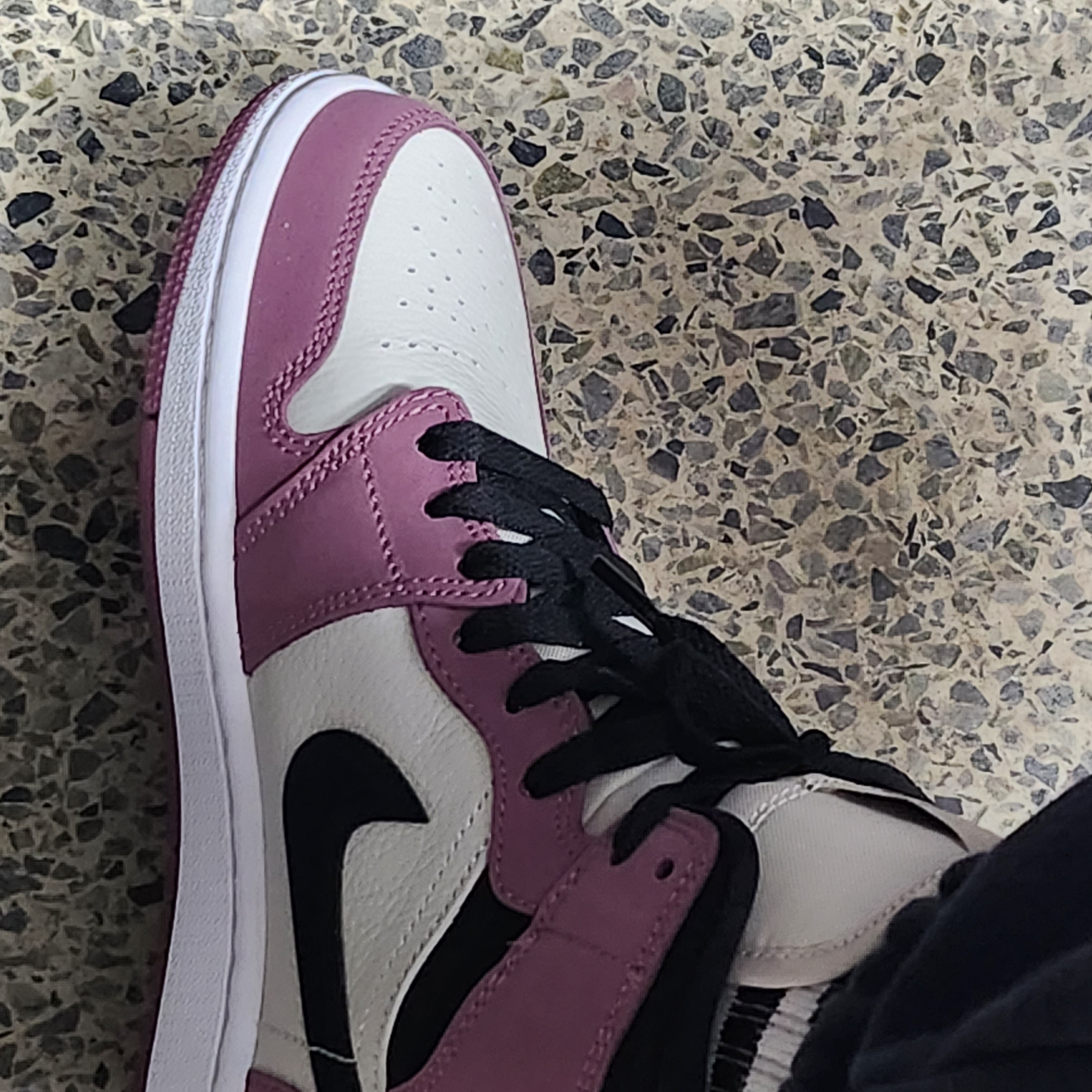 (W) Jordan 1 Mid SE Light Mulberry 착용 스타일