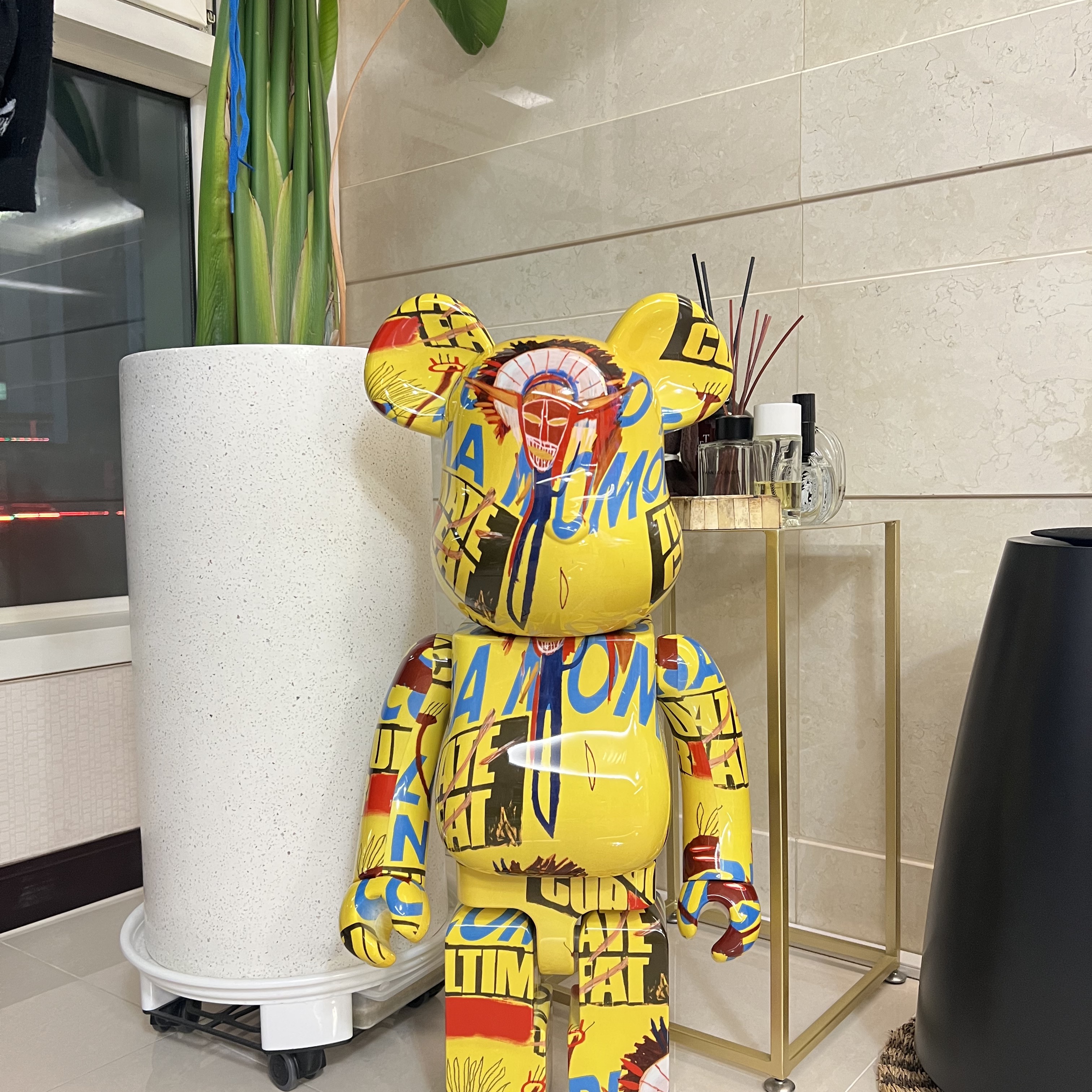 Bearbrick Andy Warhol x Jean-Michel Basquiat #3 1000% 착용 스타일 - 3