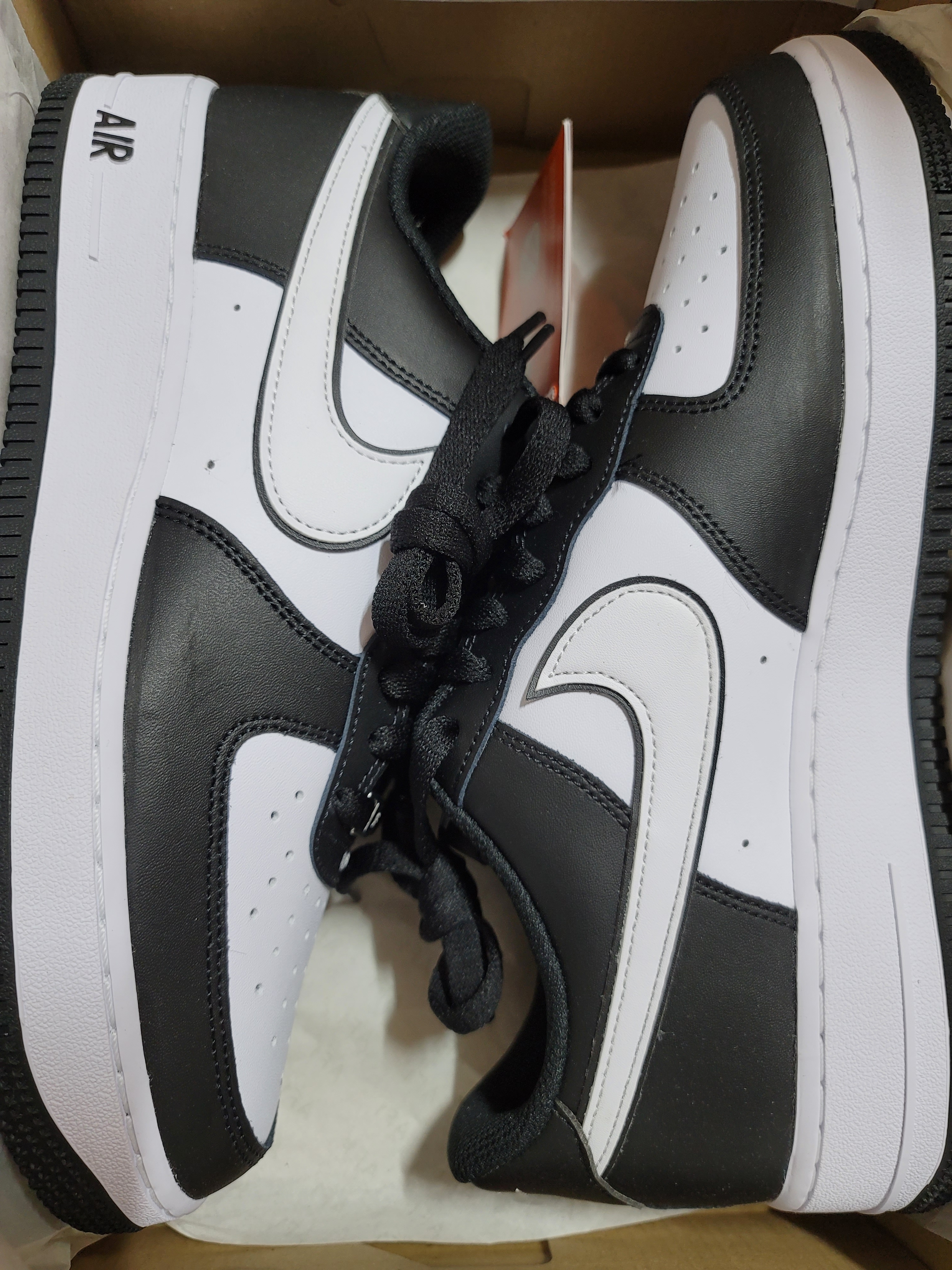 Nike Air Force 1 '07 Black White 착용 스타일