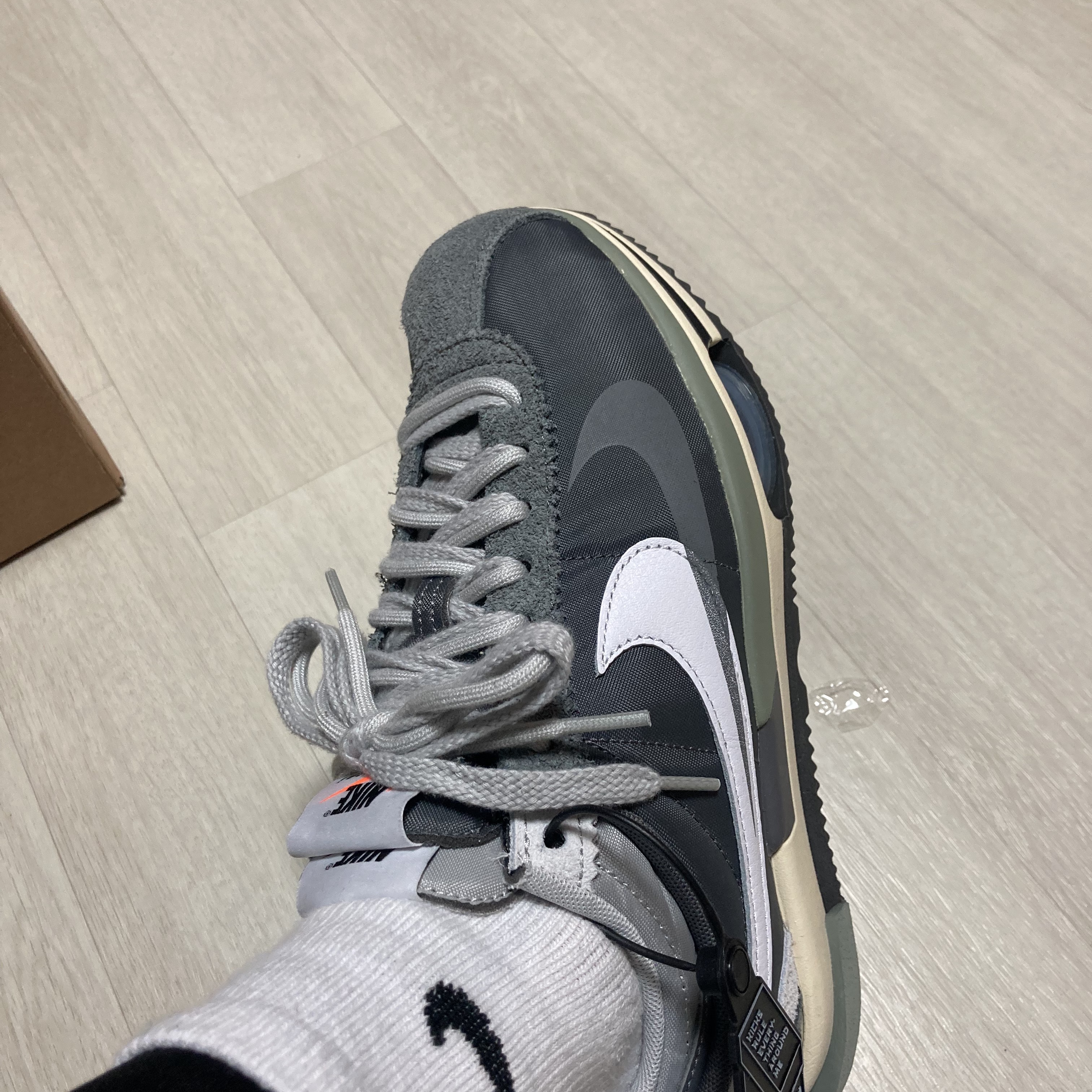 Nike x Sacai Zoom Cortez SP Iron Grey 착용 스타일