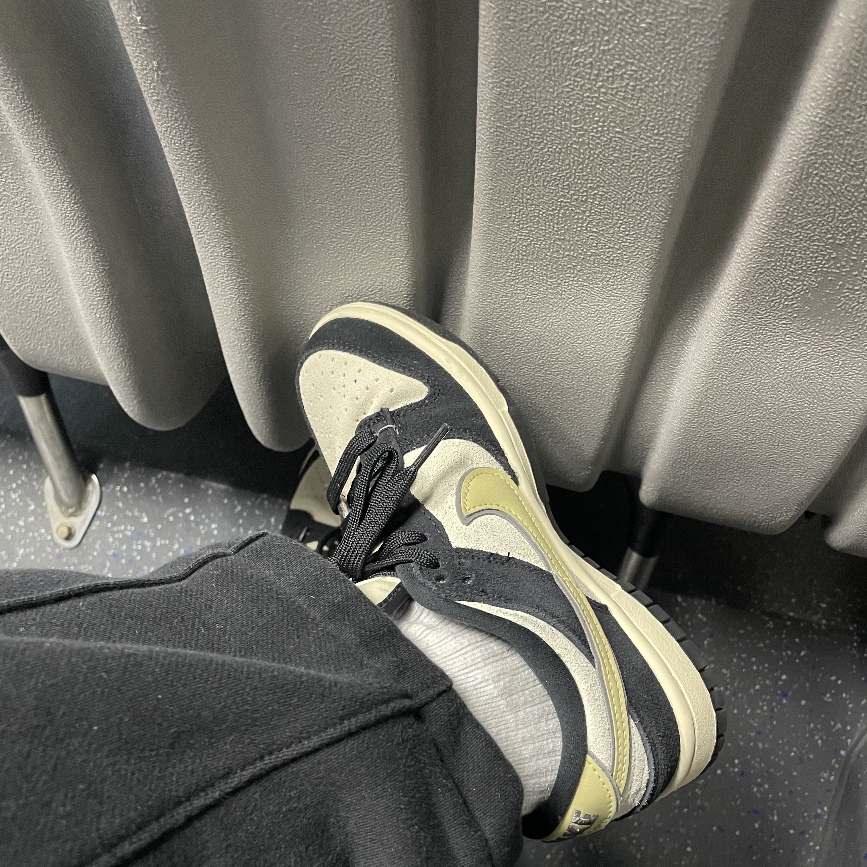 (W) Nike Dunk Low LX Black Suede 착용 스타일 - 2