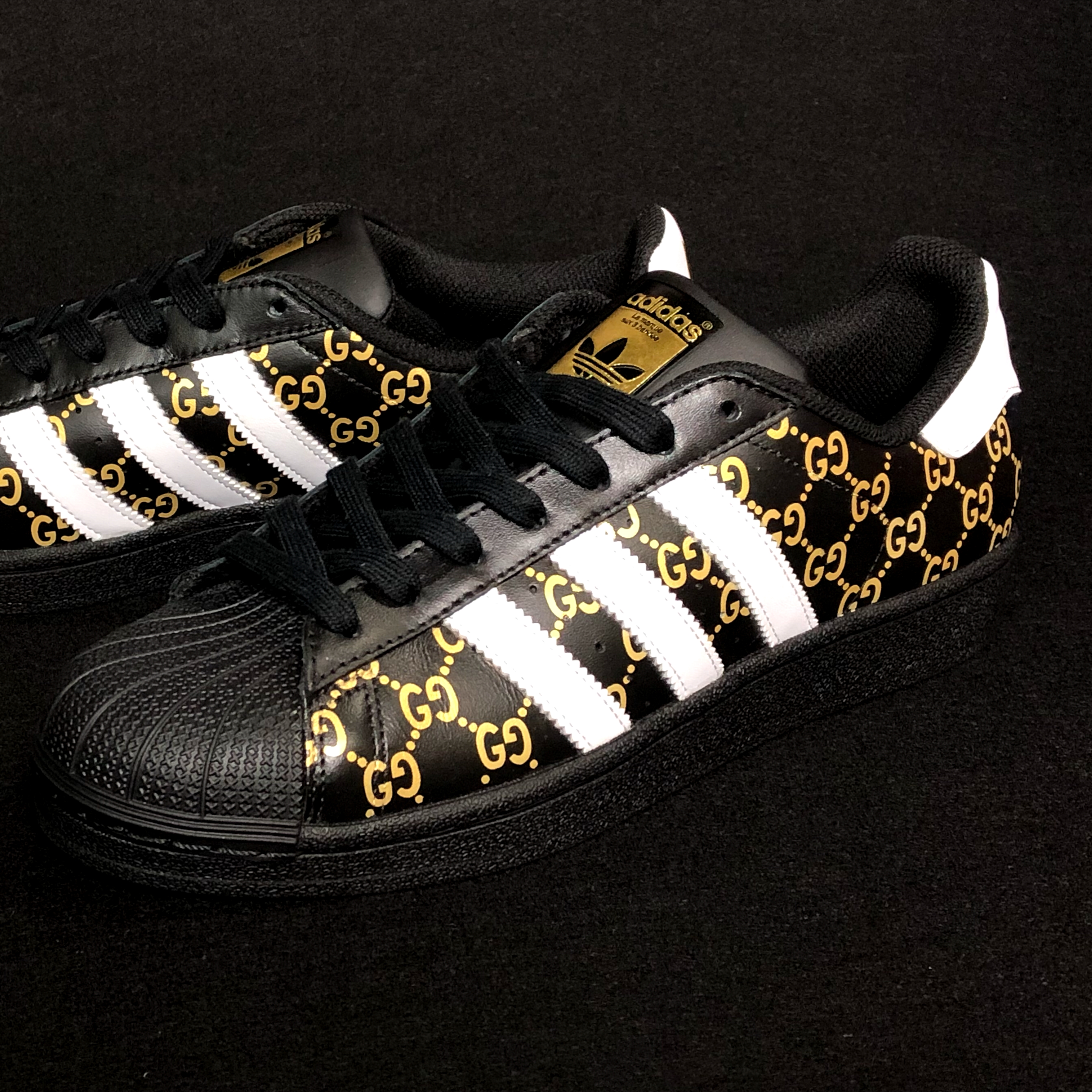 Adidas Superstar Core Black White, Adidas Superstar 82 Black White 착용 스타일 - 2