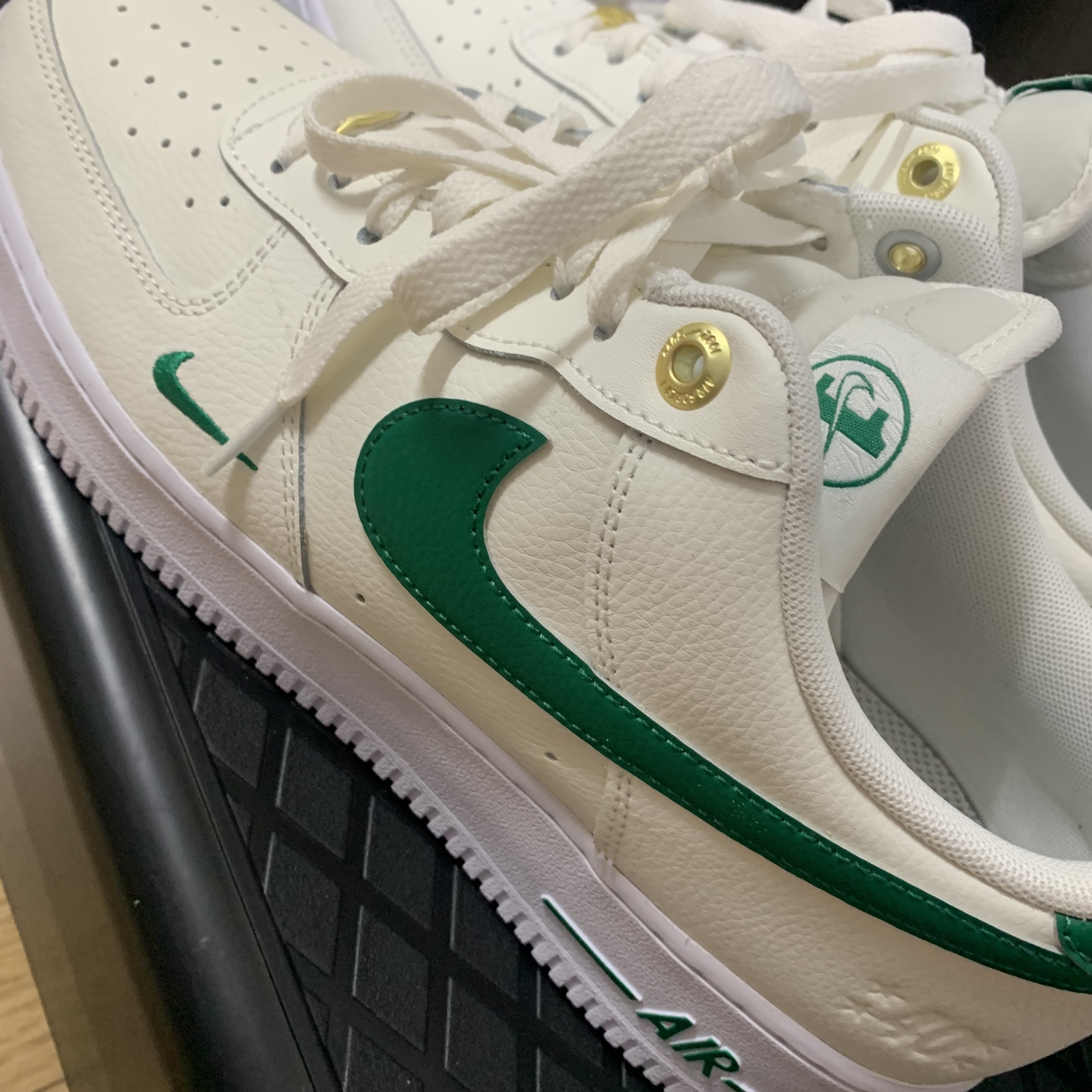 Nike Air Force 1 '07 LV8 40th Anniversary Join Forces Sail Malachite 착용 스타일 - 1