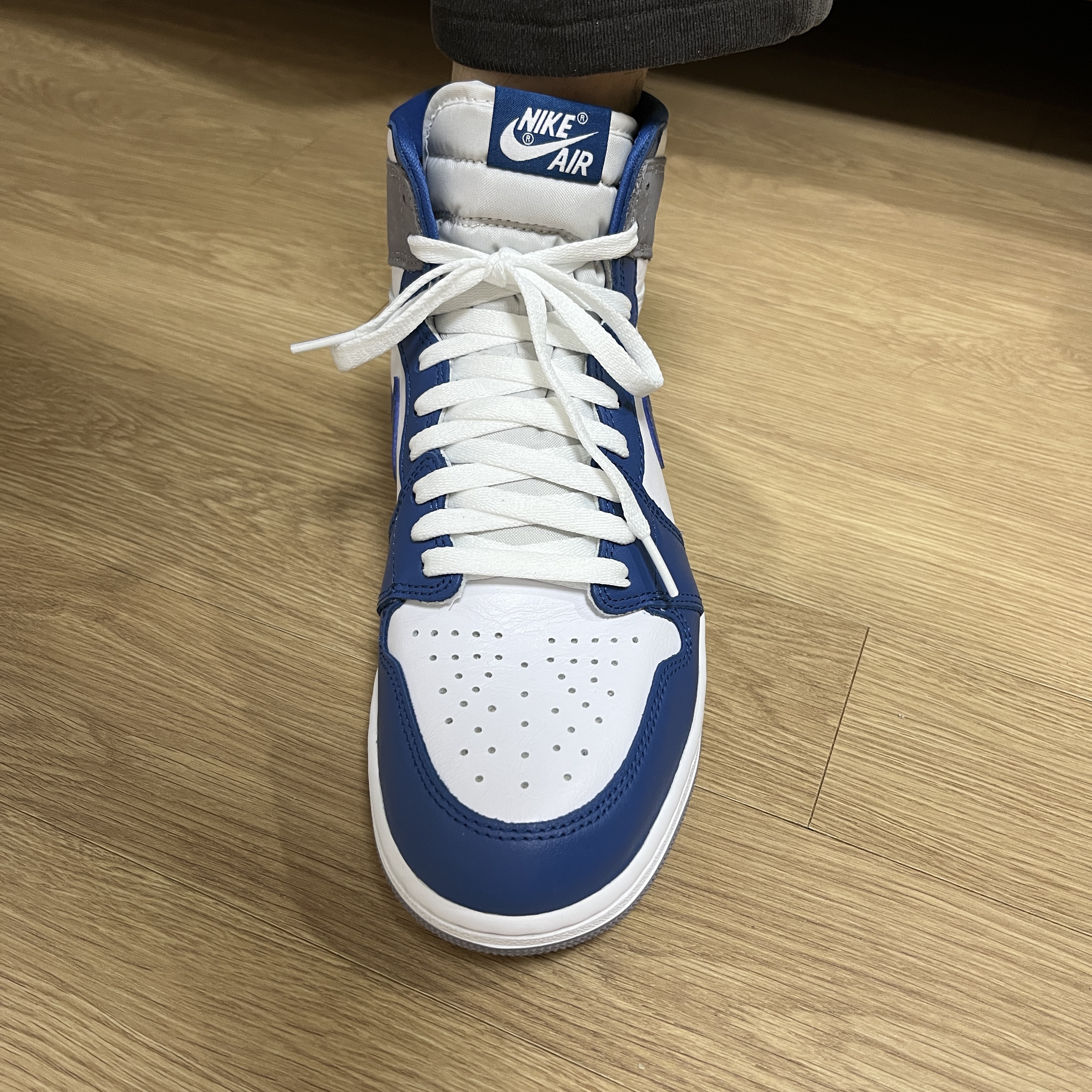 Jordan 1 Retro High OG True Blue 착용 스타일 - 4
