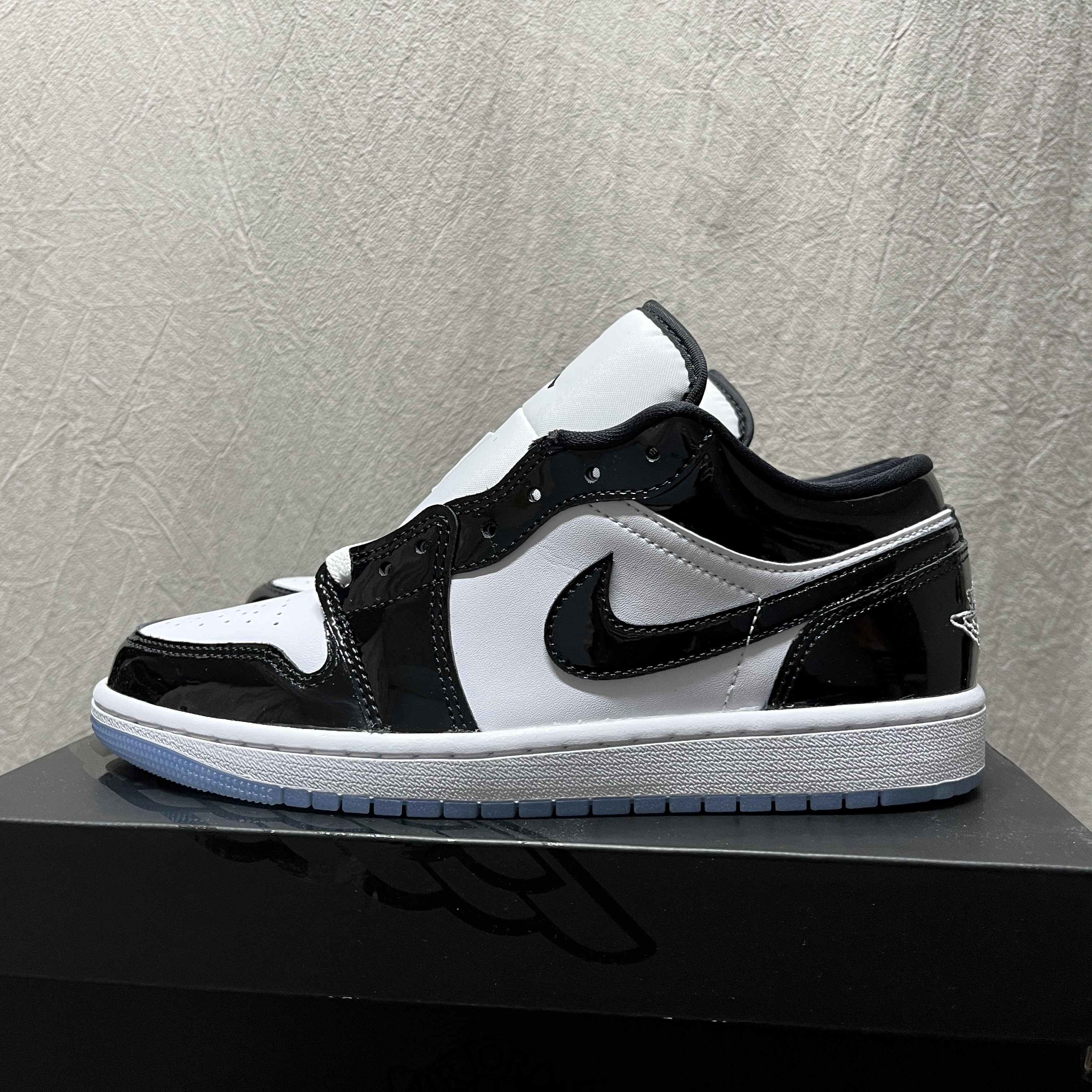 Jordan 1 Low SE Concord 착용 스타일 - 1