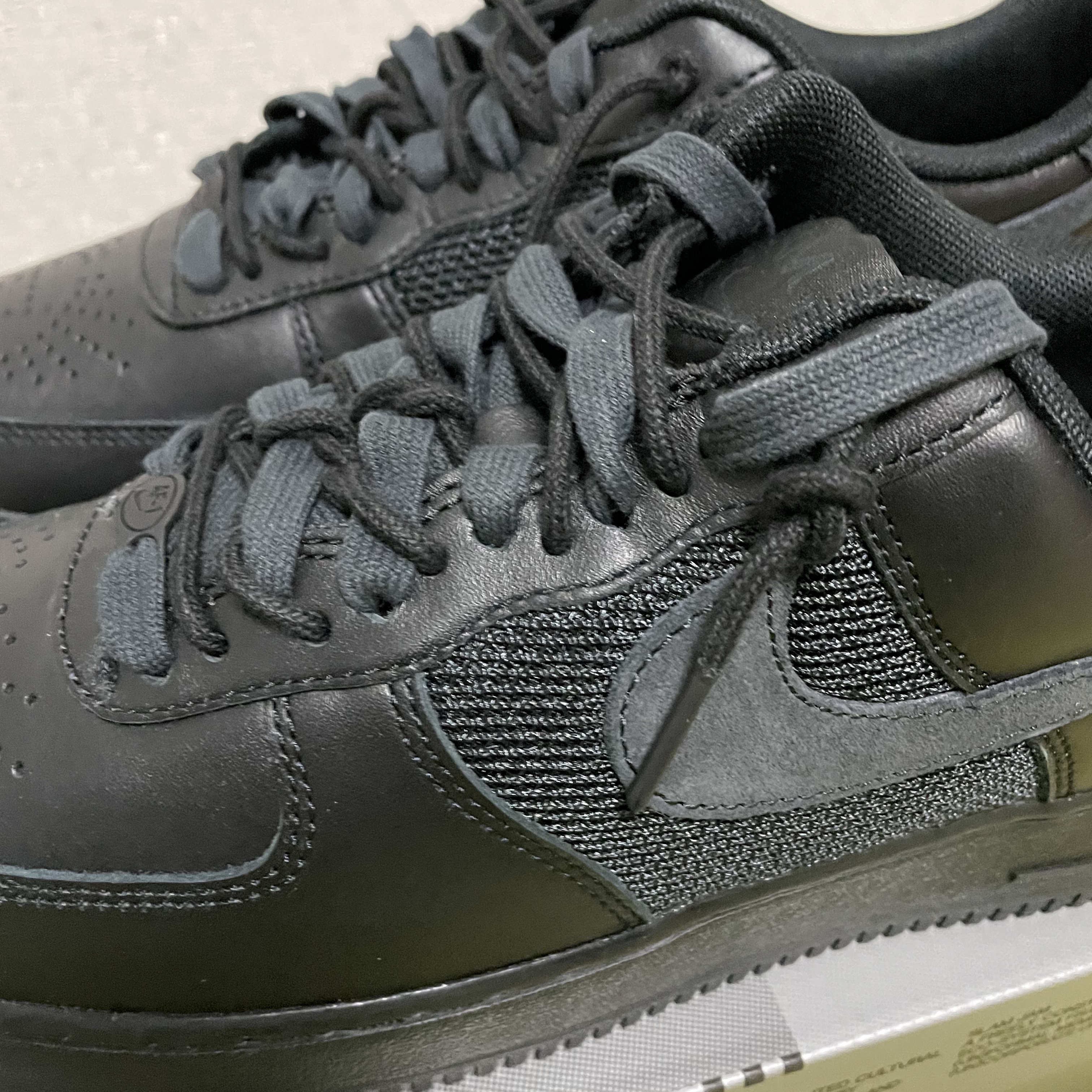 Nike x Slam Jam Air Force 1 Low SP Black Off Noir 착용 스타일 - 5