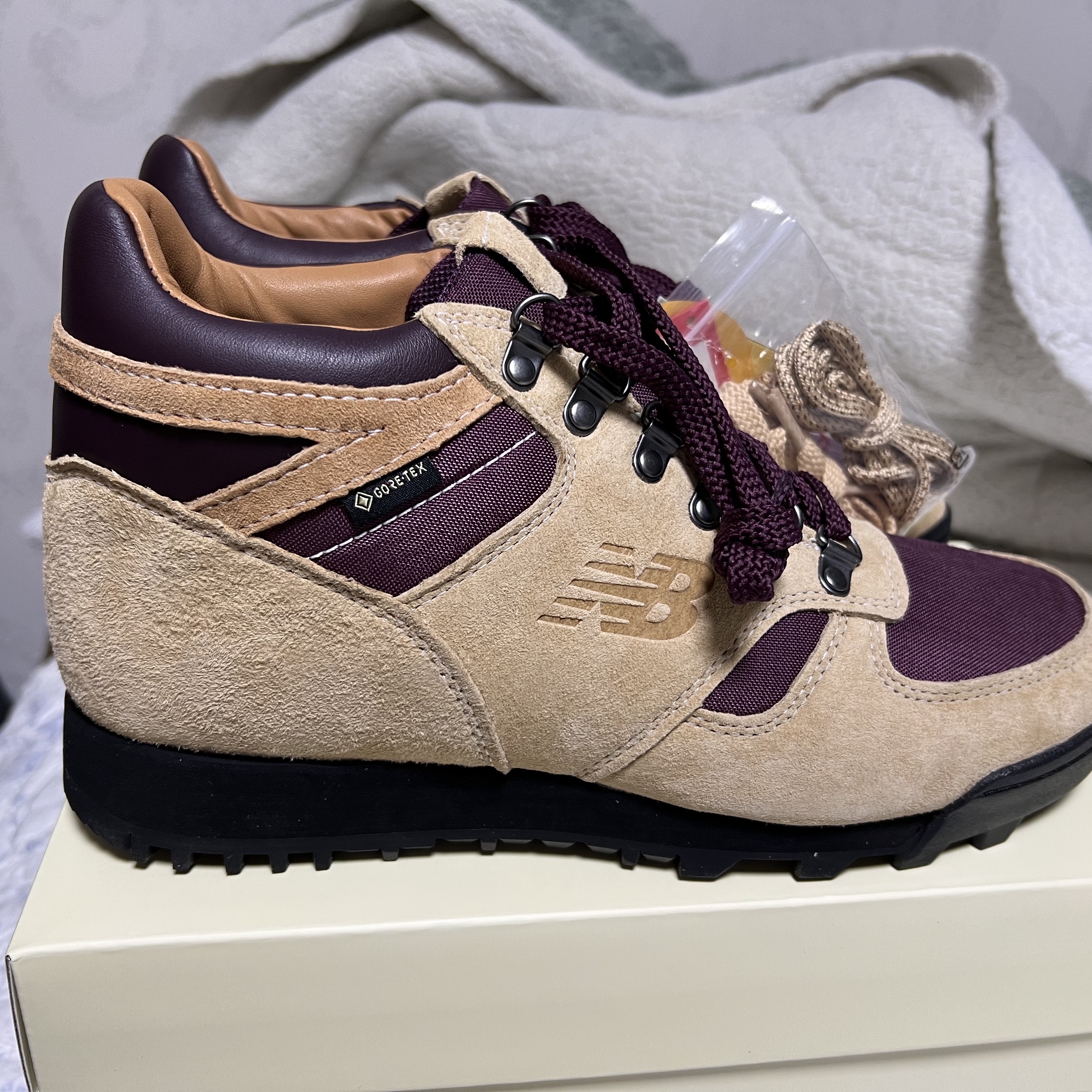 New Balance x Aime Leon Dore Rainier Tan 착용 스타일 - 2