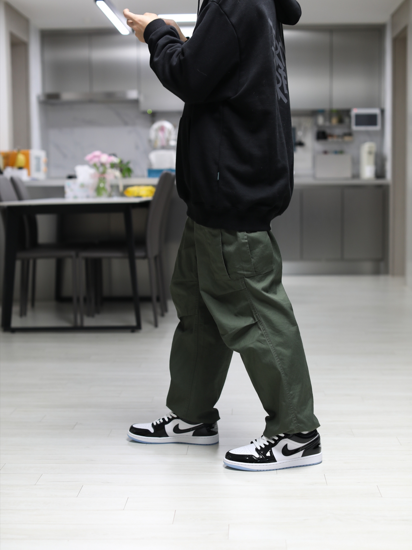 Jordan 1 Low SE Concord 착용 스타일 - 2