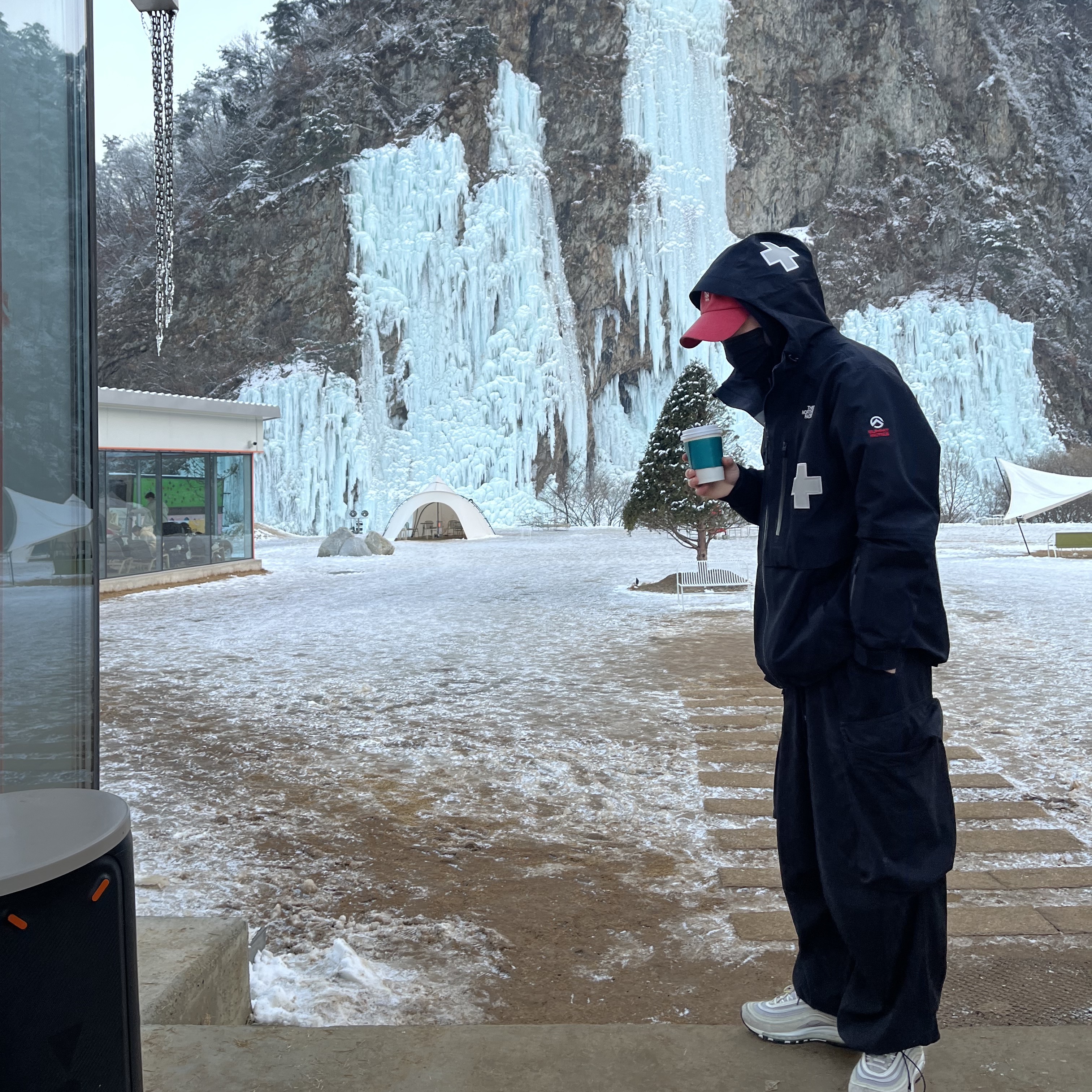 Supreme x The North Face Summit Series Rescue Mountain Pro Jacket Black - 22SS 착용 스타일