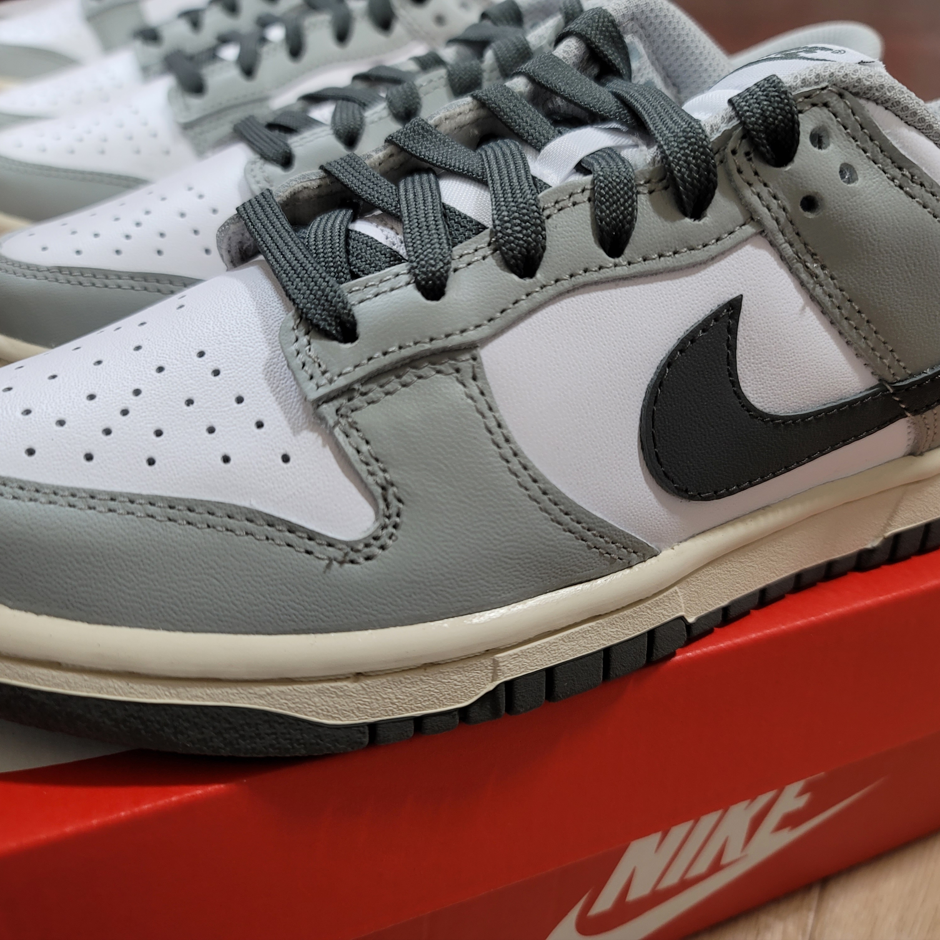 (W) Nike Dunk Low Light Smoke Grey 착용 스타일