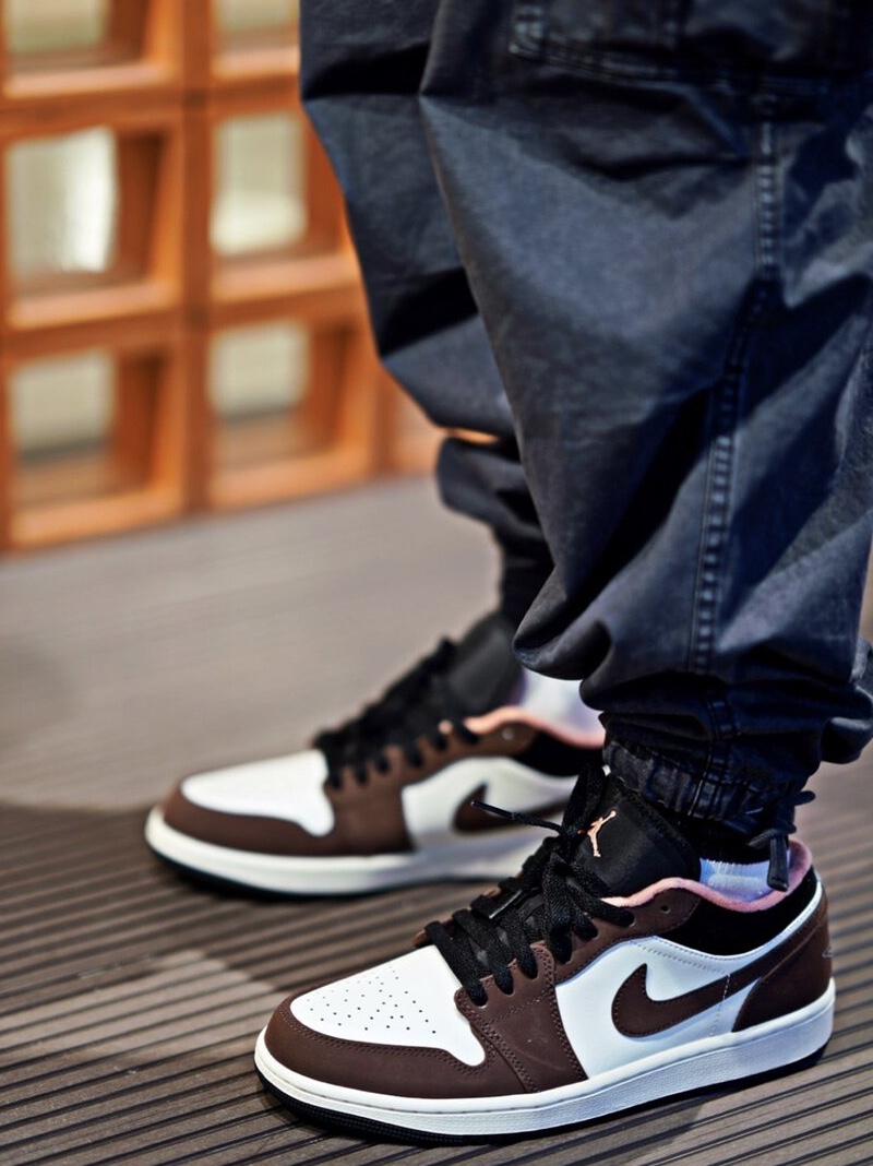 Jordan 1 Low SE Chocolate Bliss 착용 스타일