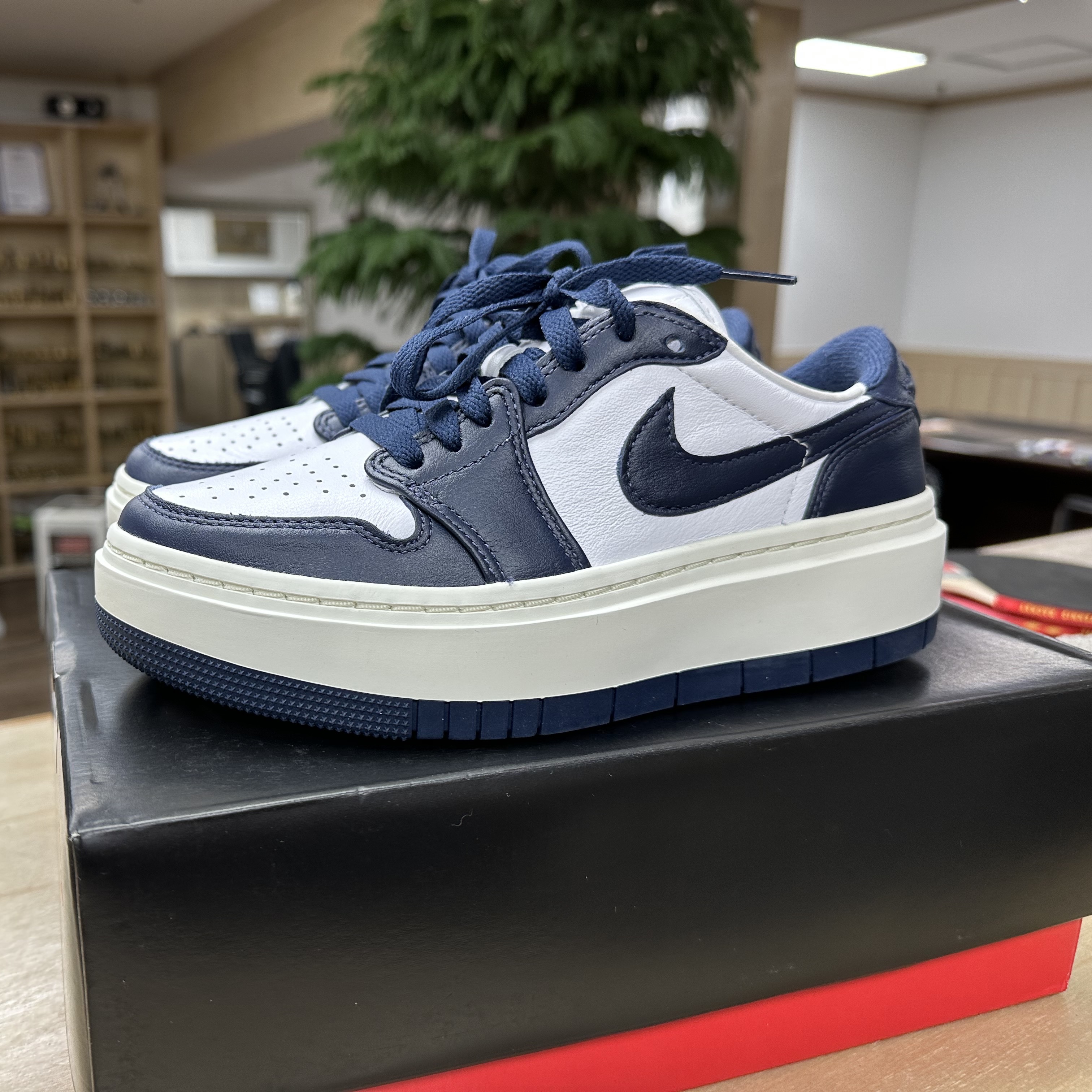 (W) Jordan 1 Elevate Low Midnight Navy 착용 스타일 - 1