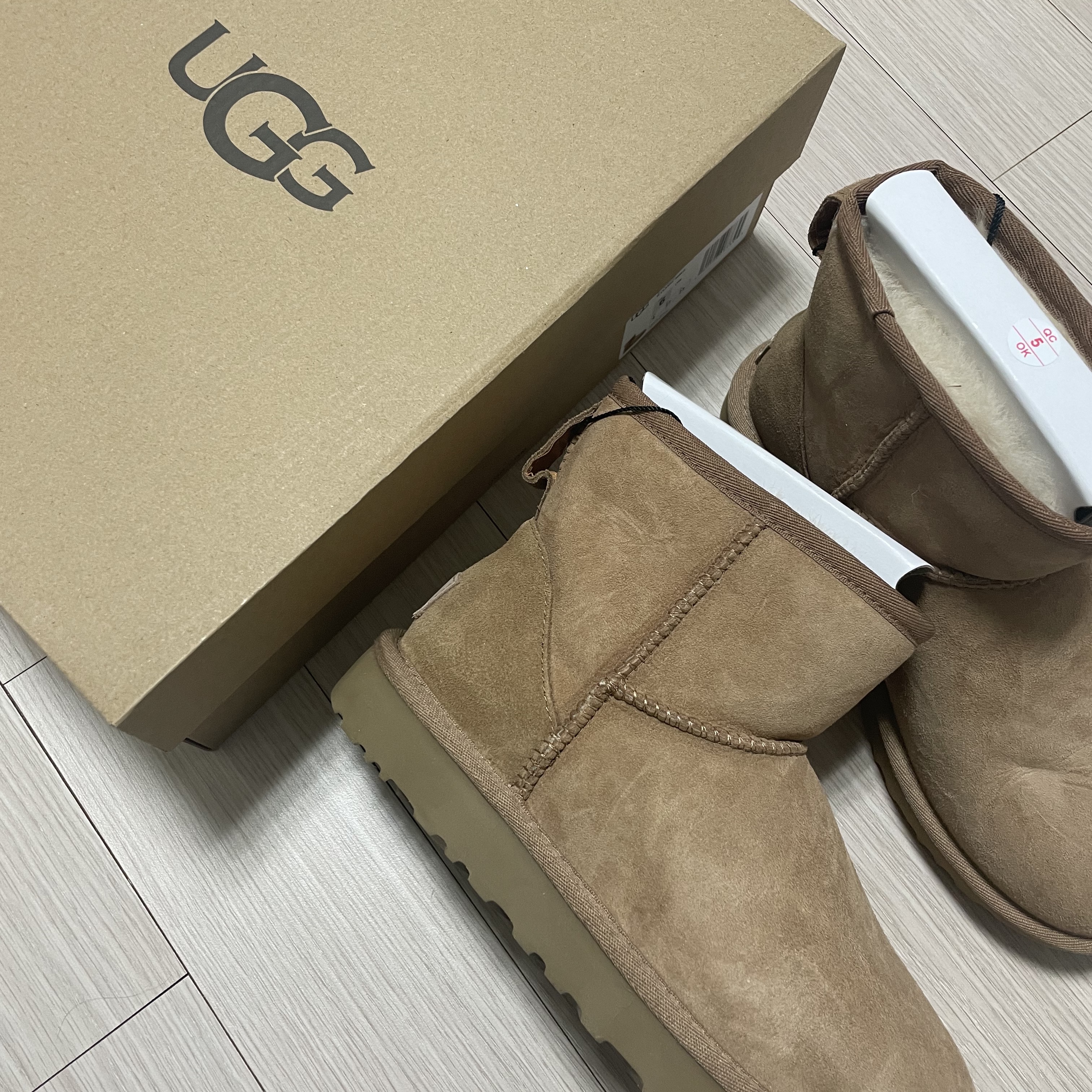 (W) UGG Classic Mini II Boots Chestnut 착용 스타일 - 3
