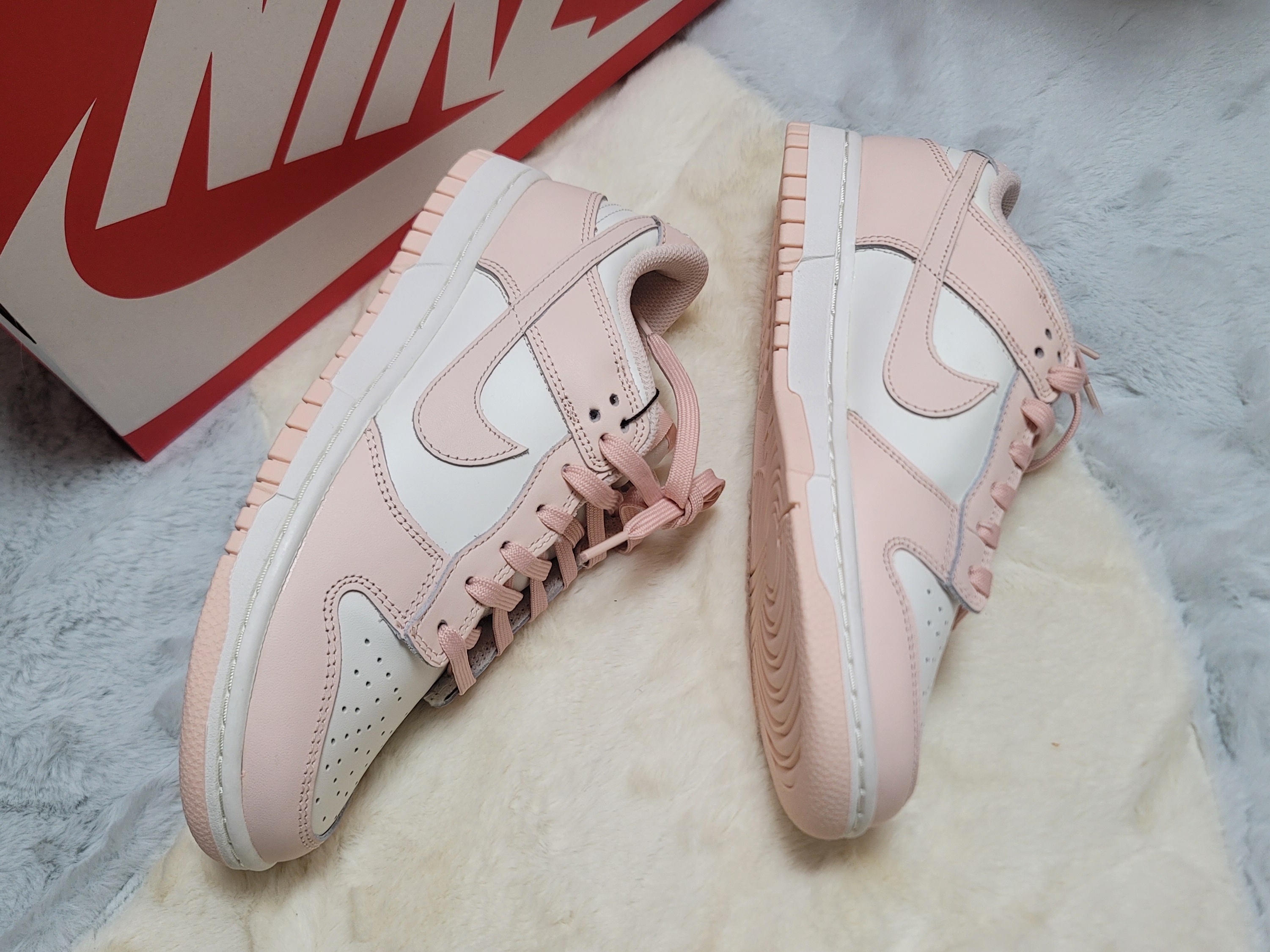 (W) Nike Dunk Low Orange Pearl 착용 스타일 - 2