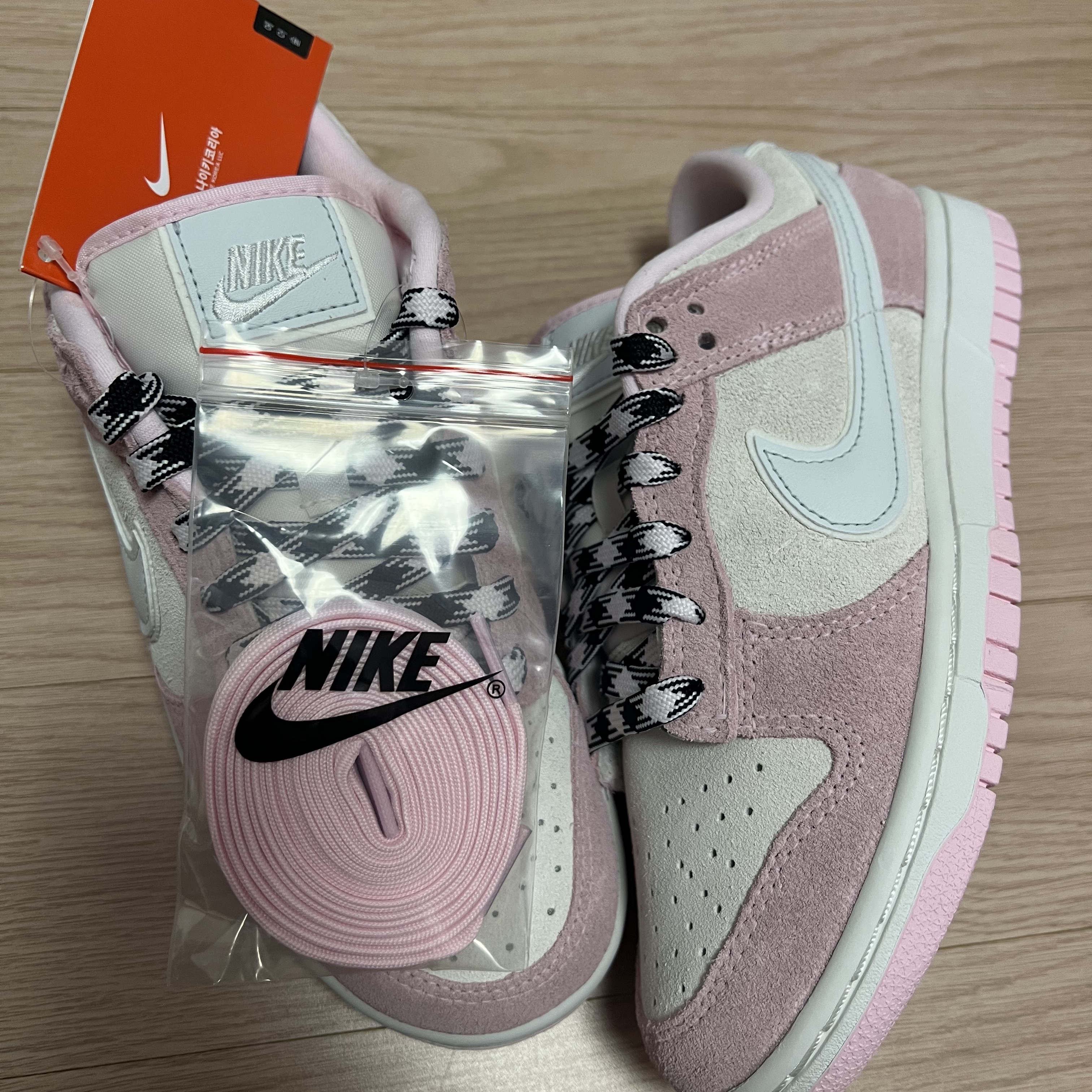 (W) Nike Dunk Low LX Pink Foam 착용 스타일 - 2