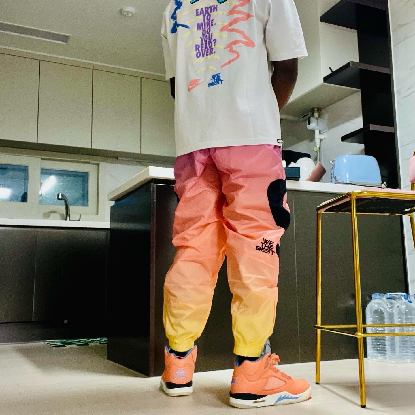 Jordan 5 x DJ Khaled Retro SP Crimsson Bliss, Jordan x DJ Khaled T-Shirt Phantom - US/EU 착용 스타일 - 4