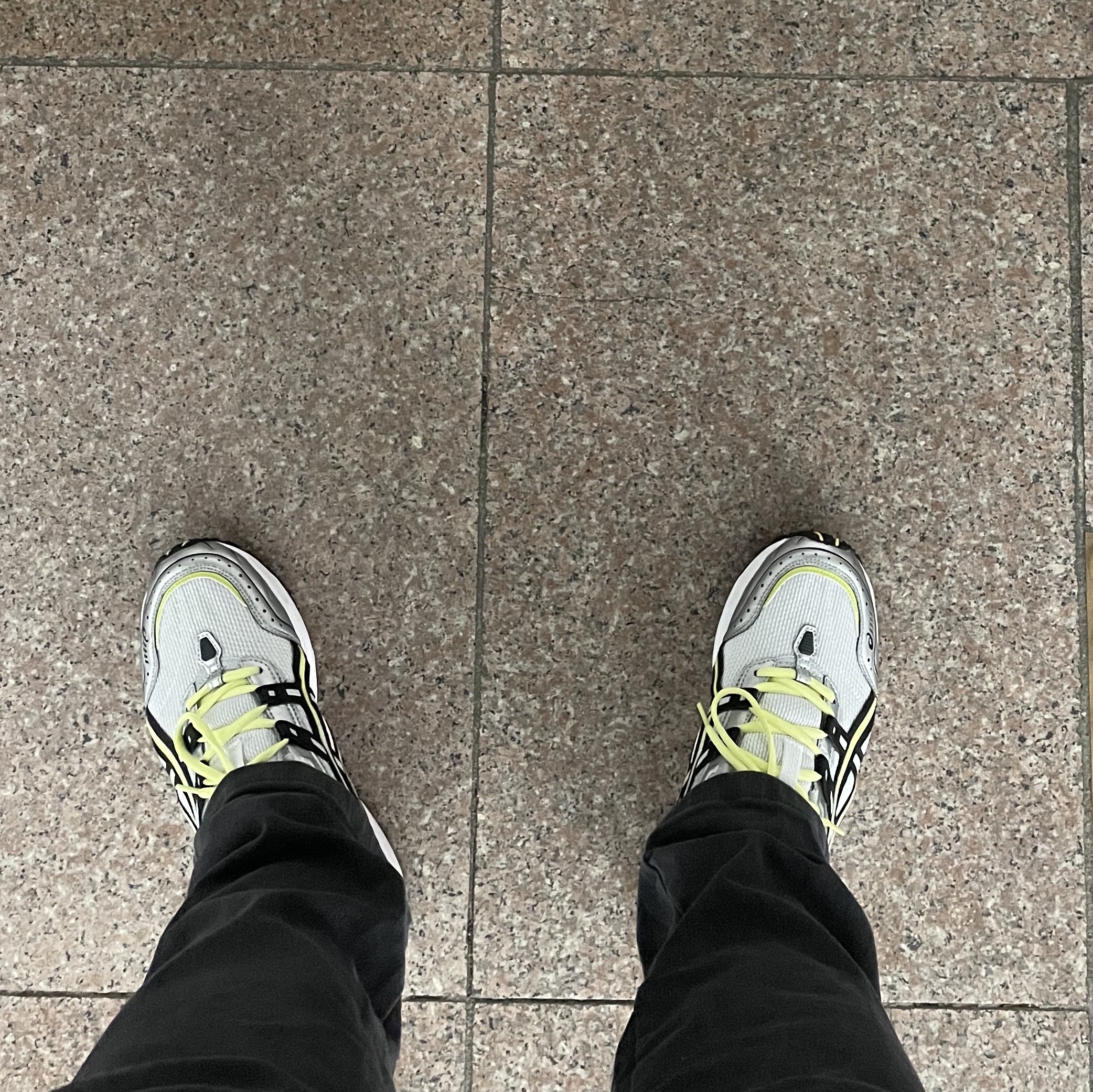 Asics Gel-1090 White Black 착용 스타일