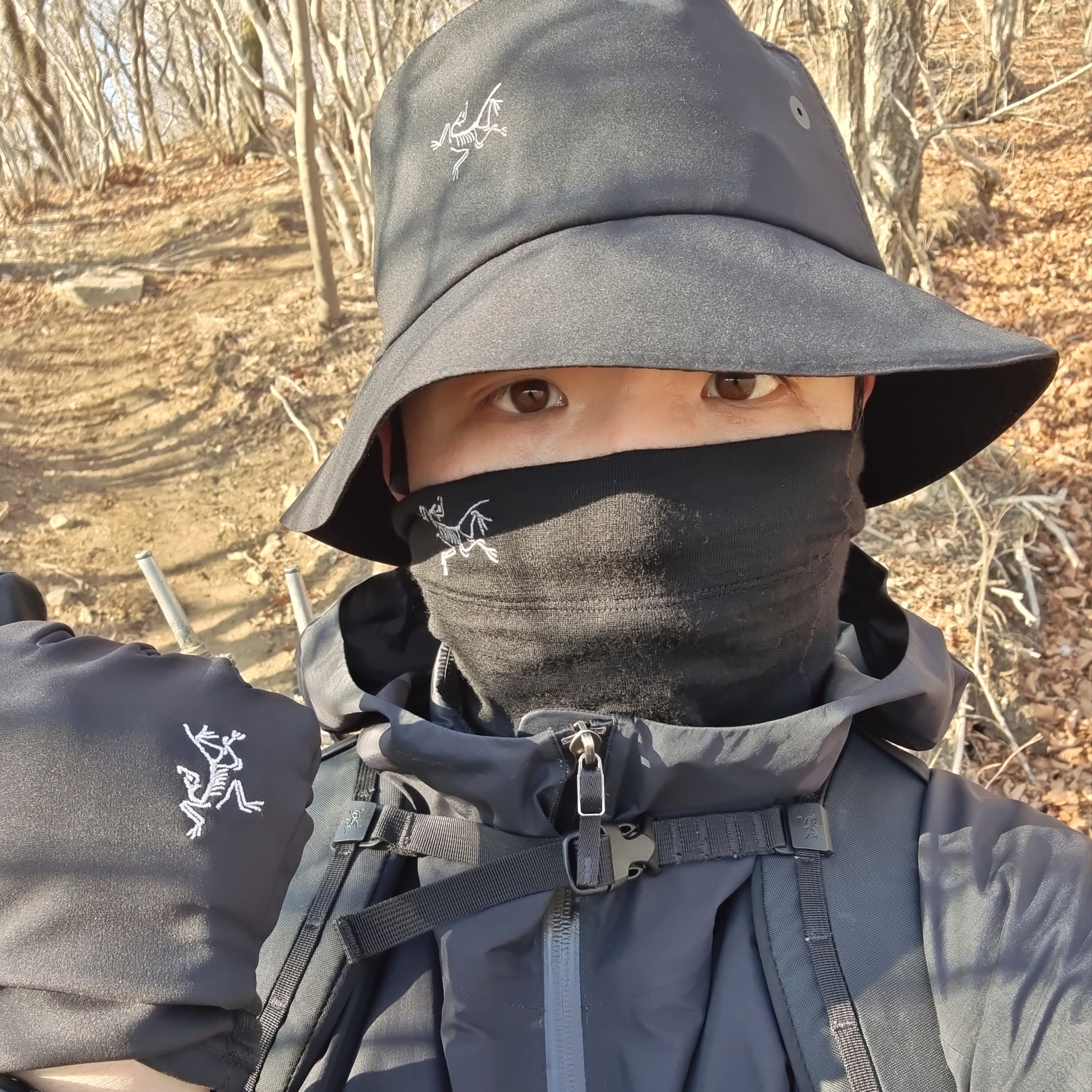 Arc'teryx Zeta SL Jacket Black, Arc'teryx Mantis 2 Waistpack Pilot 착용 스타일 - 3