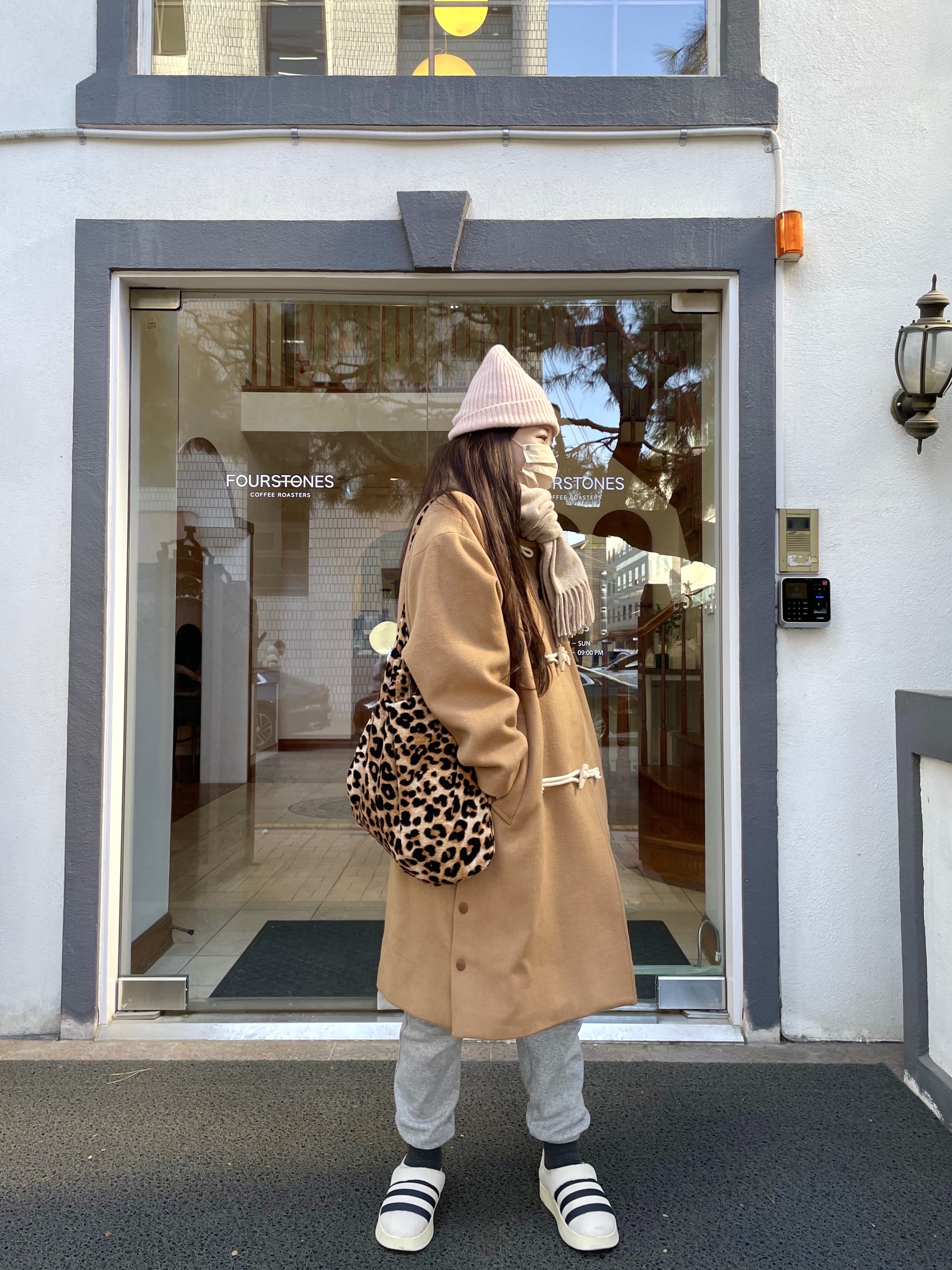 (Kids) Acne Studios Ribbed Beanie Hat Faded Pink Melange, Acne Studios Canada Narrow New Wool Muffler Oatmeal Melange 착용 스타일 - 3