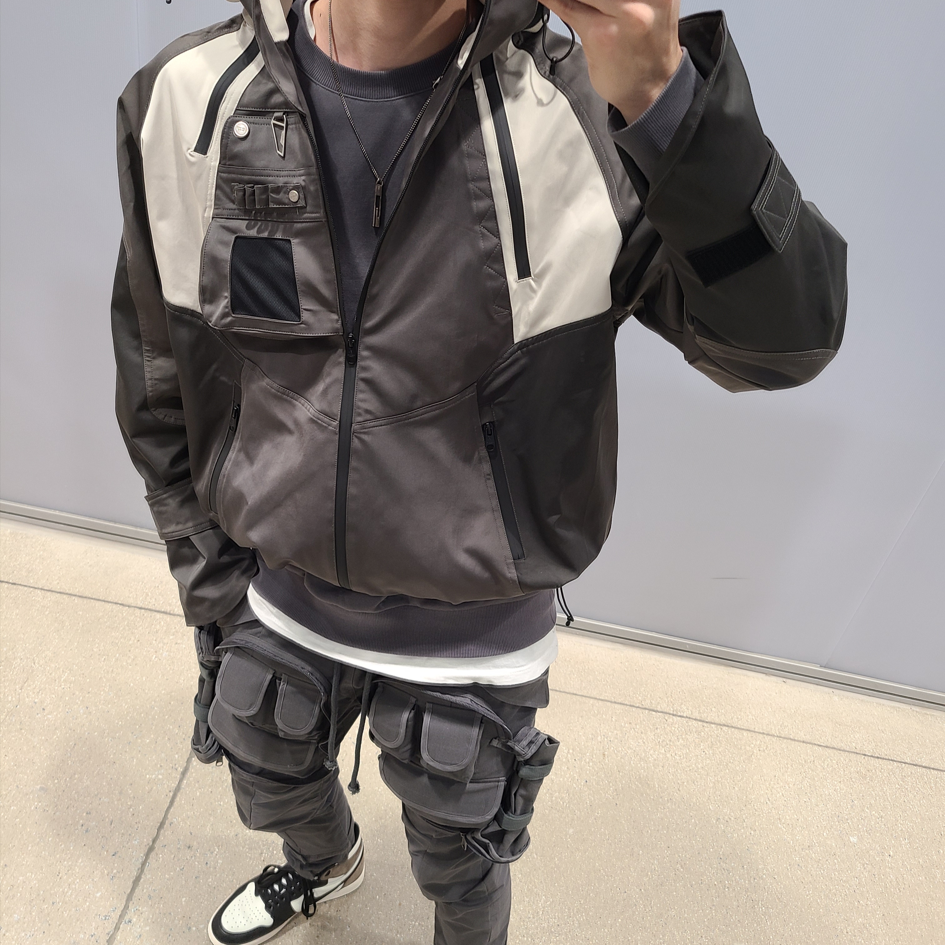 Undermycar Kame Multi Zip Turtle Shell Parka Driftwood - 22FW, Jordan 1 Retro High OG Black Mocha 착용 스타일