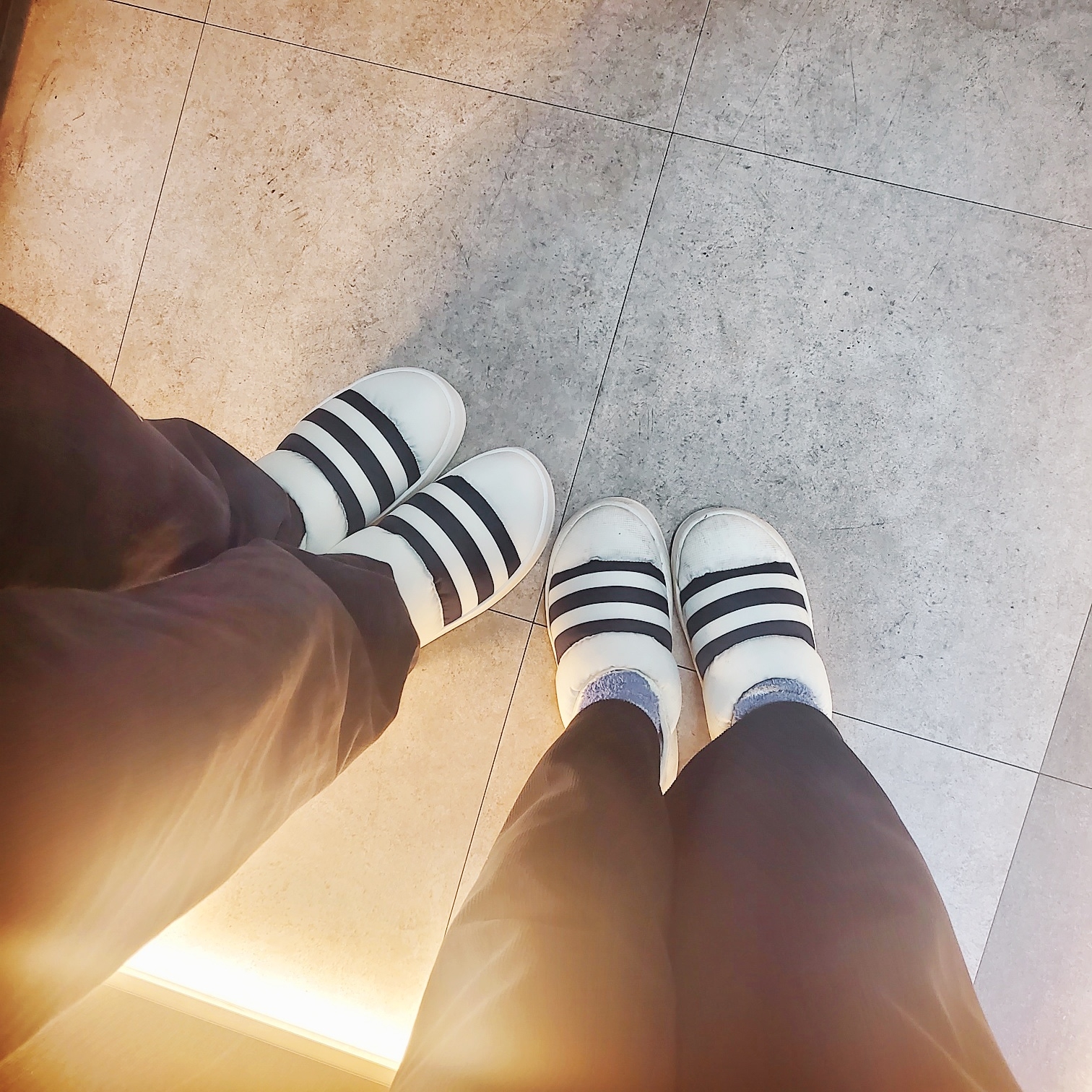 Adidas Puffylette Off White 착용 스타일