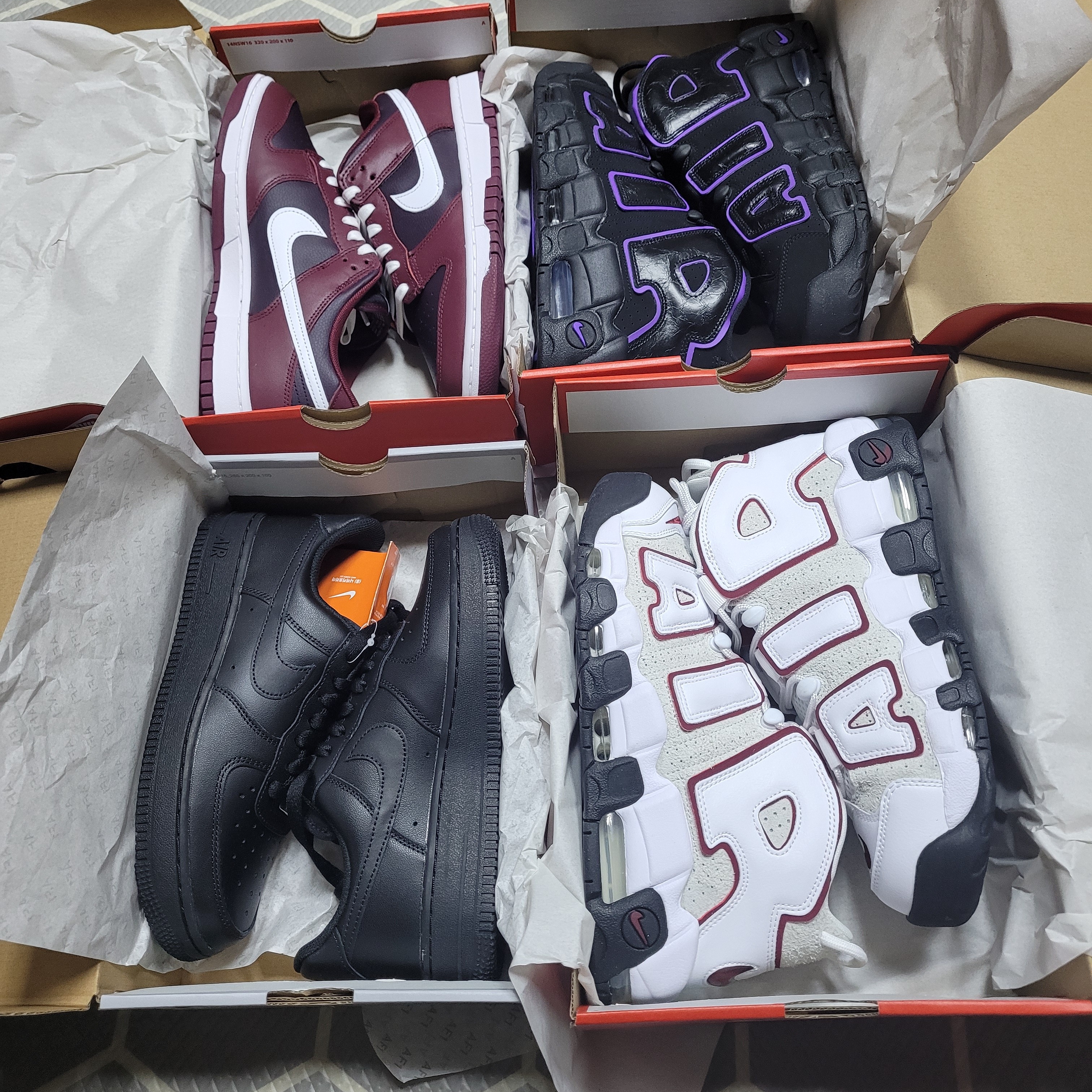 Nike Air More Uptempo 96 White Team Red, Nike Air More Uptempo 96 Black Action Grape 착용 스타일