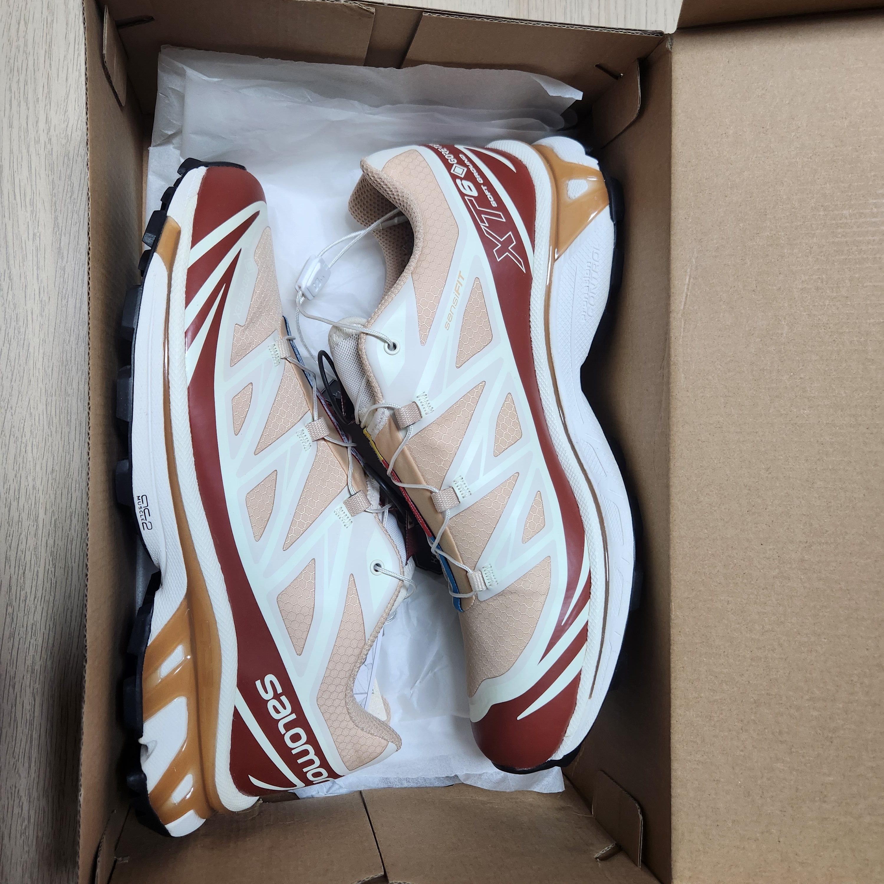 Salomon x Kith XT-6 Gore-Tex Hazelnut Burnt Henna Vanilla Ice 착용 스타일 - 5