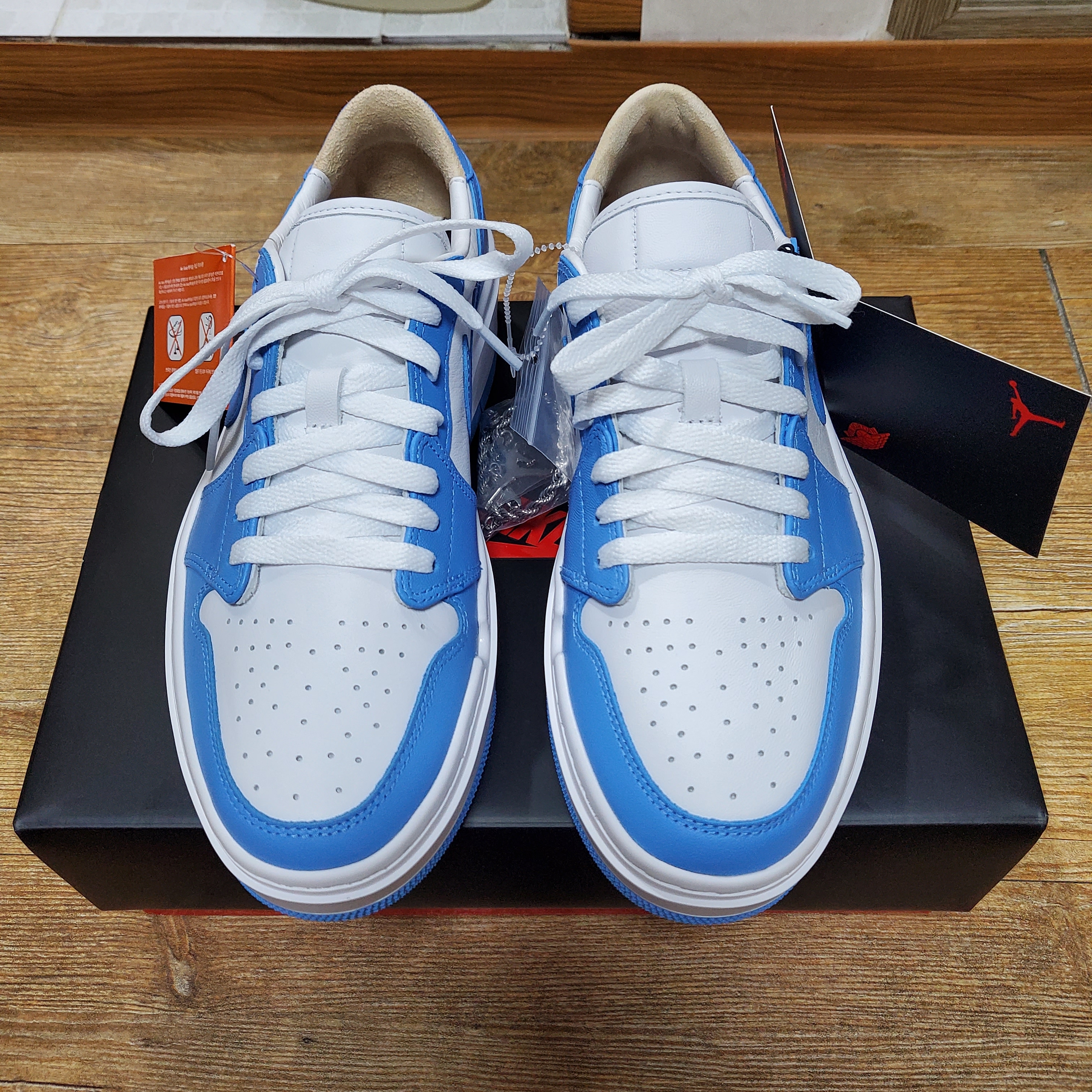 (W) Jordan 1 Elevate Low SE University Blue 착용 스타일 - 2