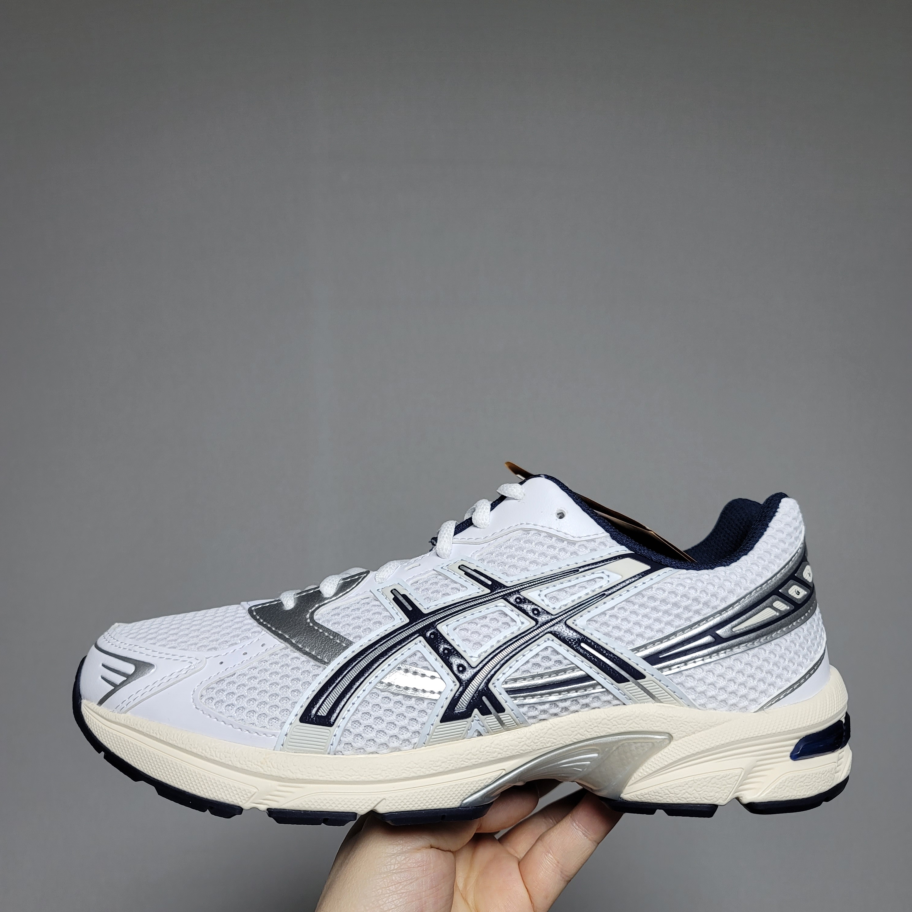 (W) Asics Gel-1130 White Midnight 착용 스타일 - 2