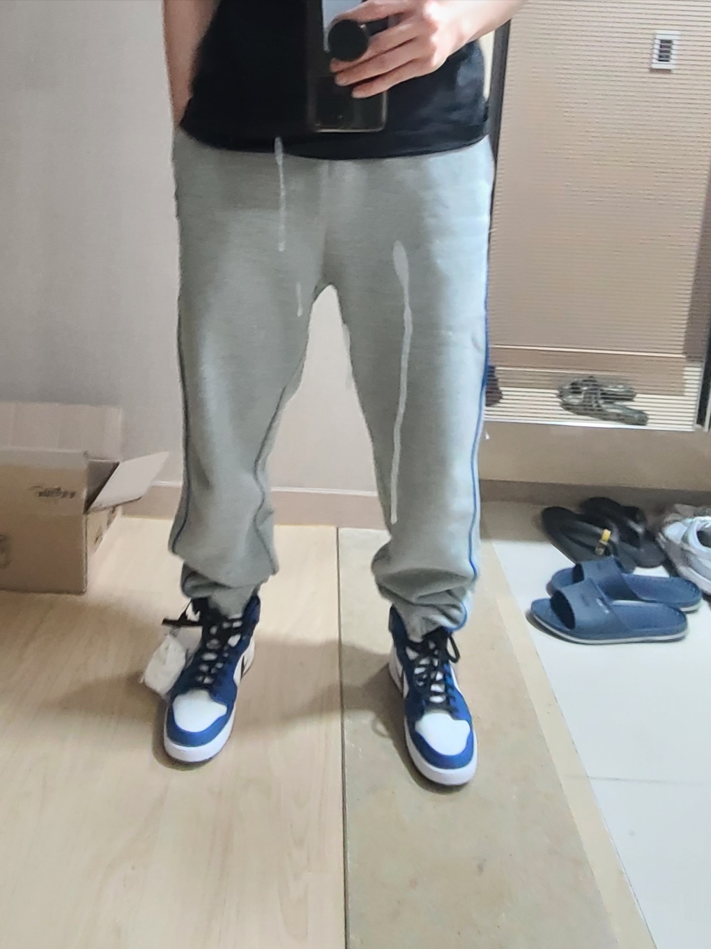 Converse x Ader Error Shapes Pants Vintage Grey Heather, Jordan 1 KO Storm Blue 착용 스타일 - 1