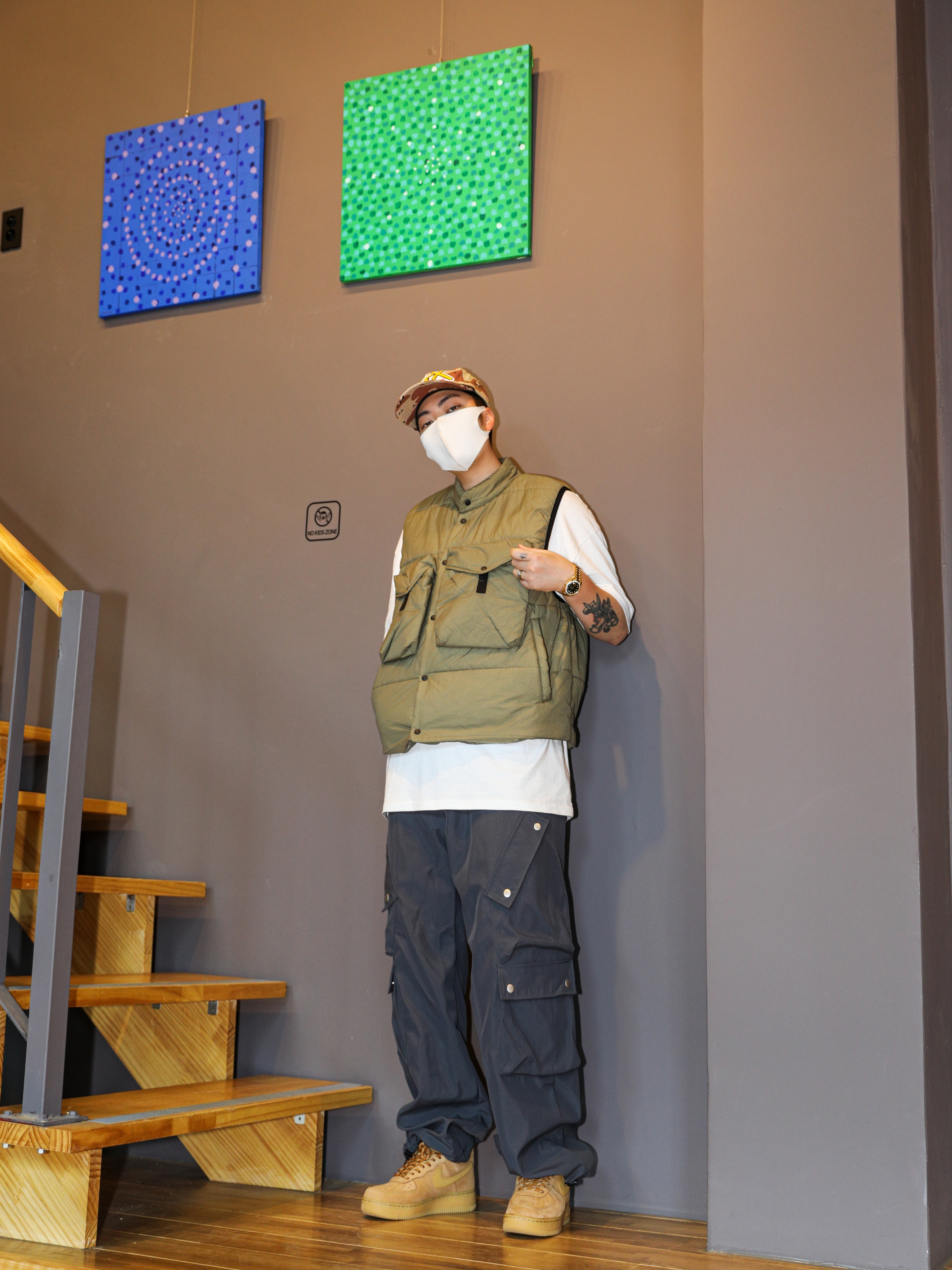 Nike Air Force 1 '07 WB Flax, Rolex Day-Date 36mm 128238 Green Ombre Diamond-Set President 착용 스타일 - 1