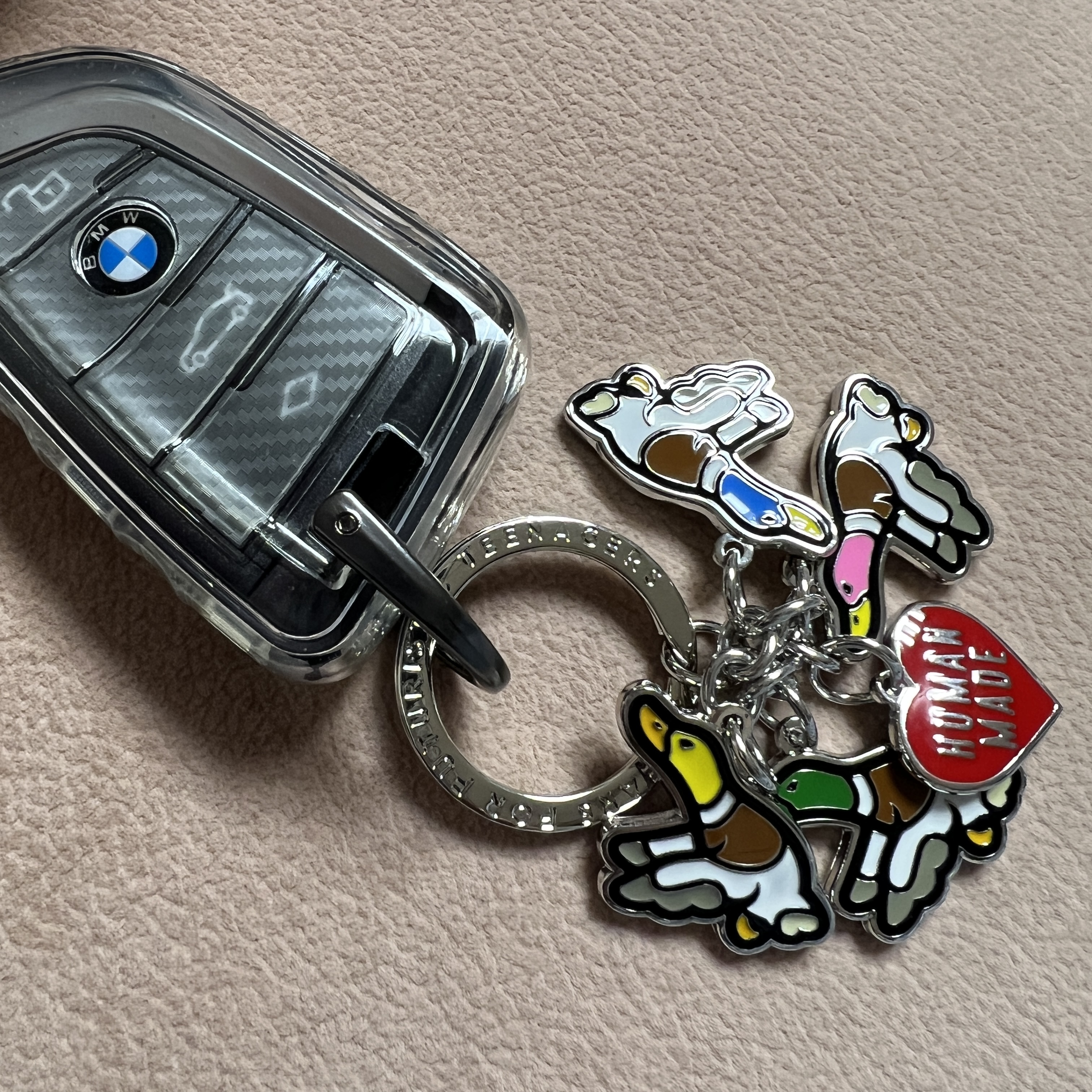 Human Made Flying Duck Keyring Silver 착용 스타일