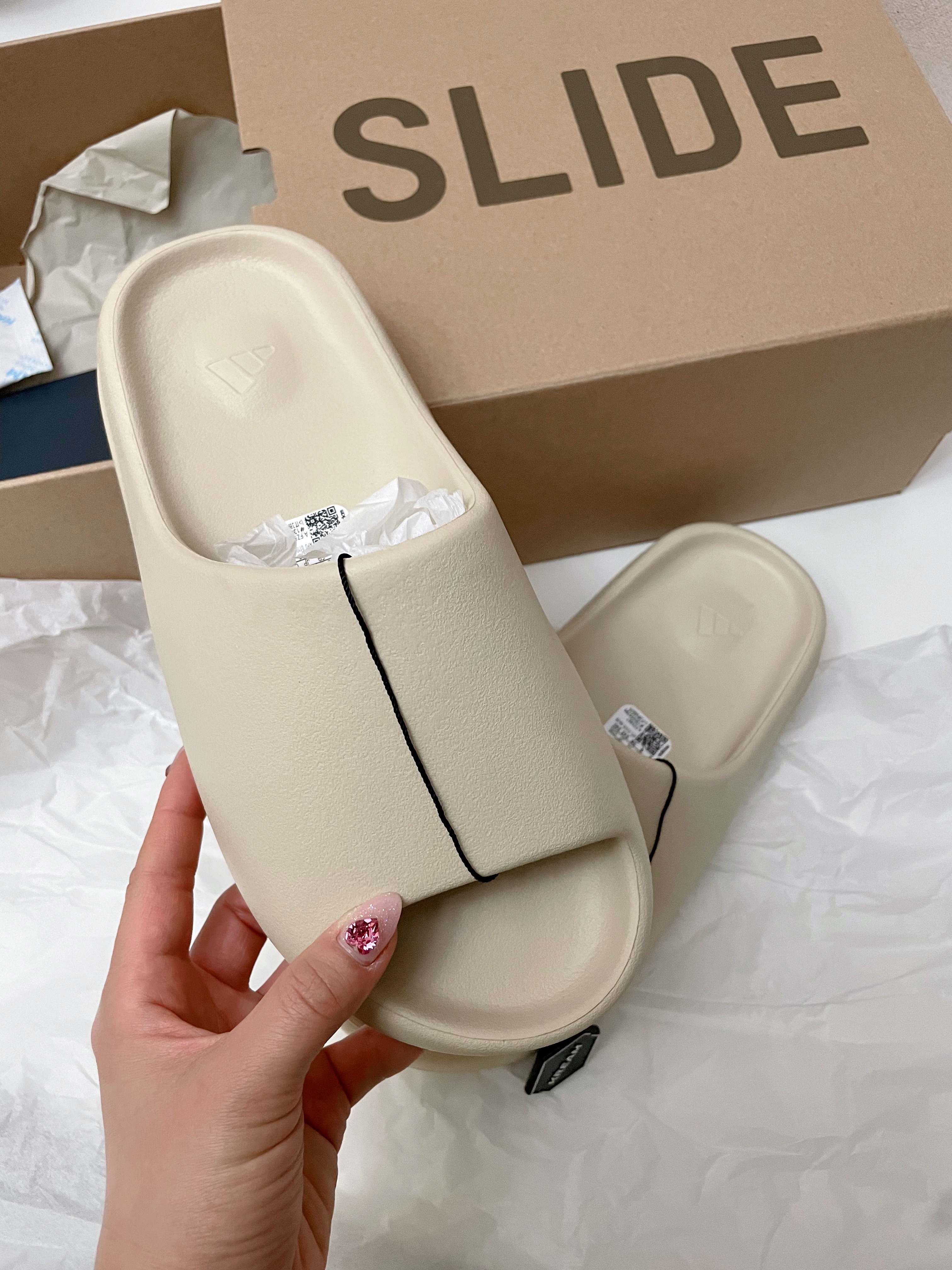 Adidas Yeezy Slide Bone 2022/2023 착용 스타일