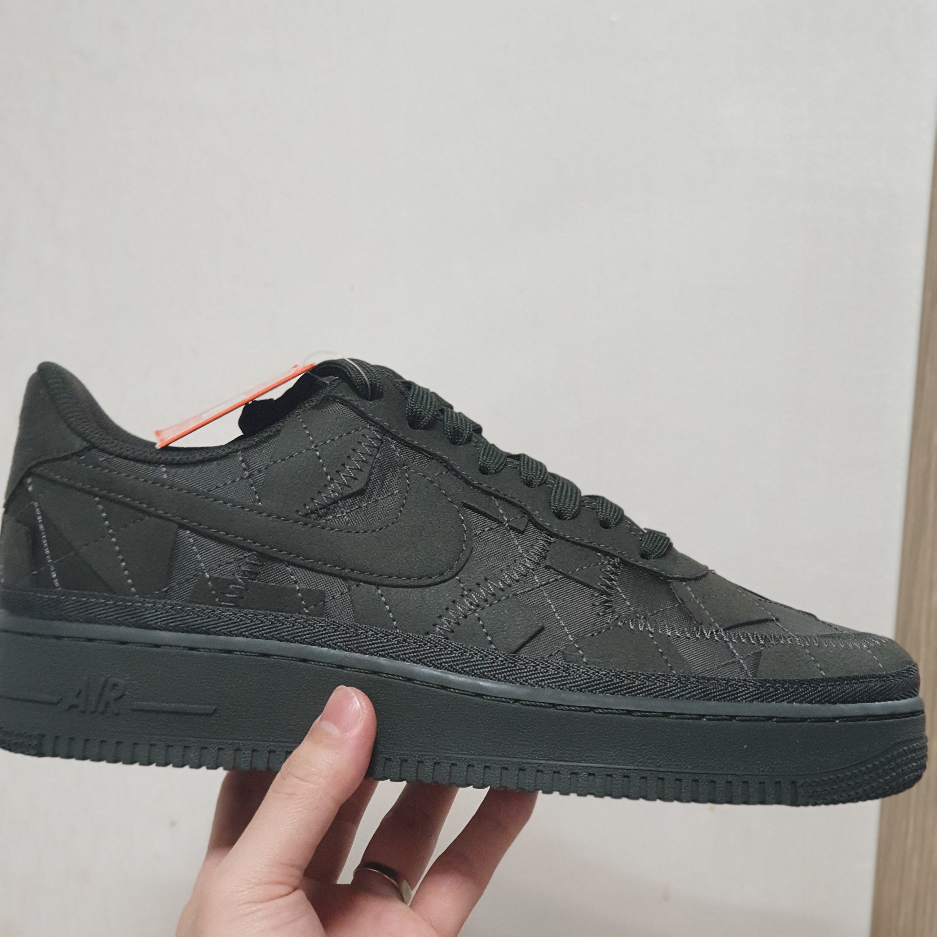 Nike x Billie Eilish Air Force 1 Low '07 SP Sequoia 착용 스타일 - 1