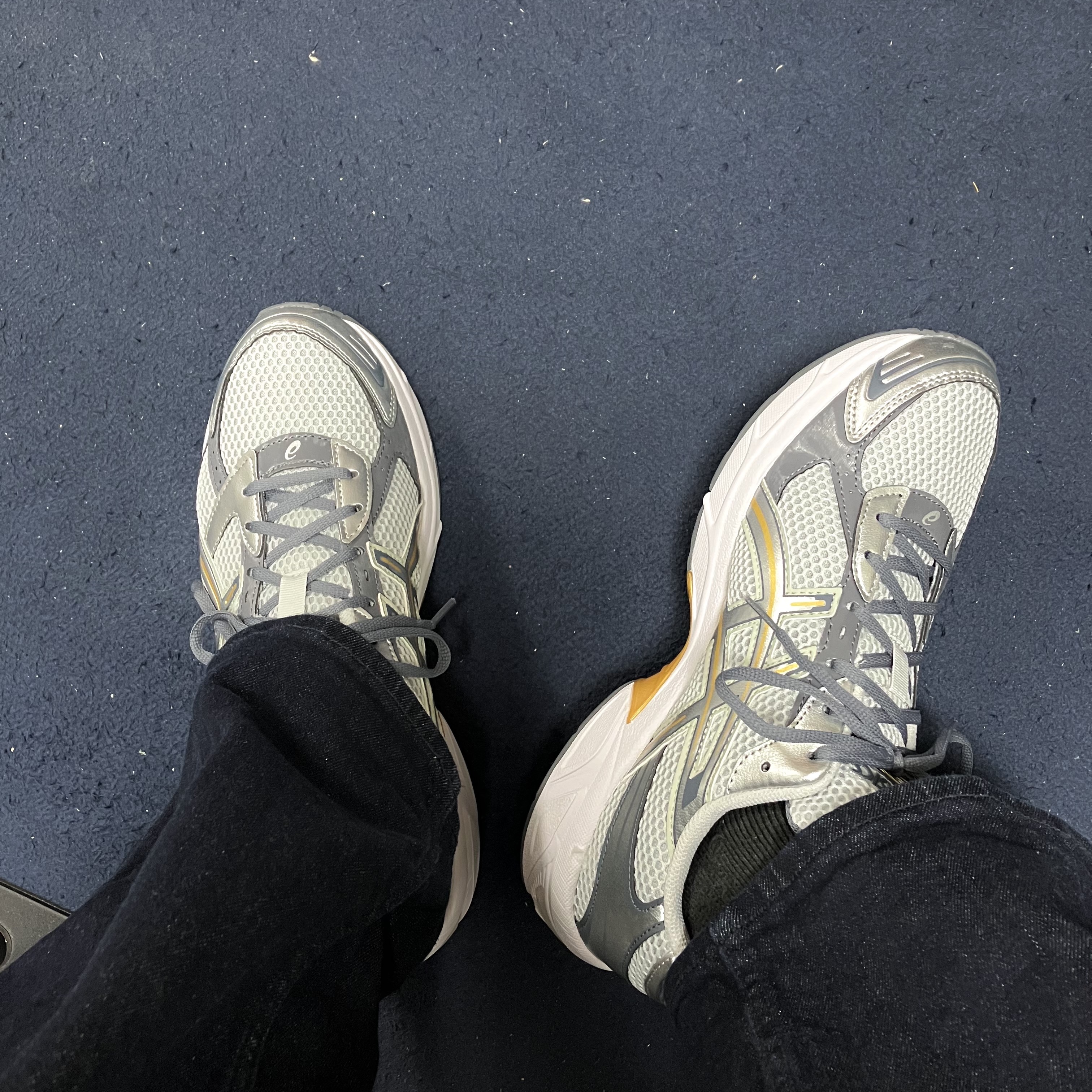 Asics Gel-1130 Polar Shade Pure Silver 착용 스타일