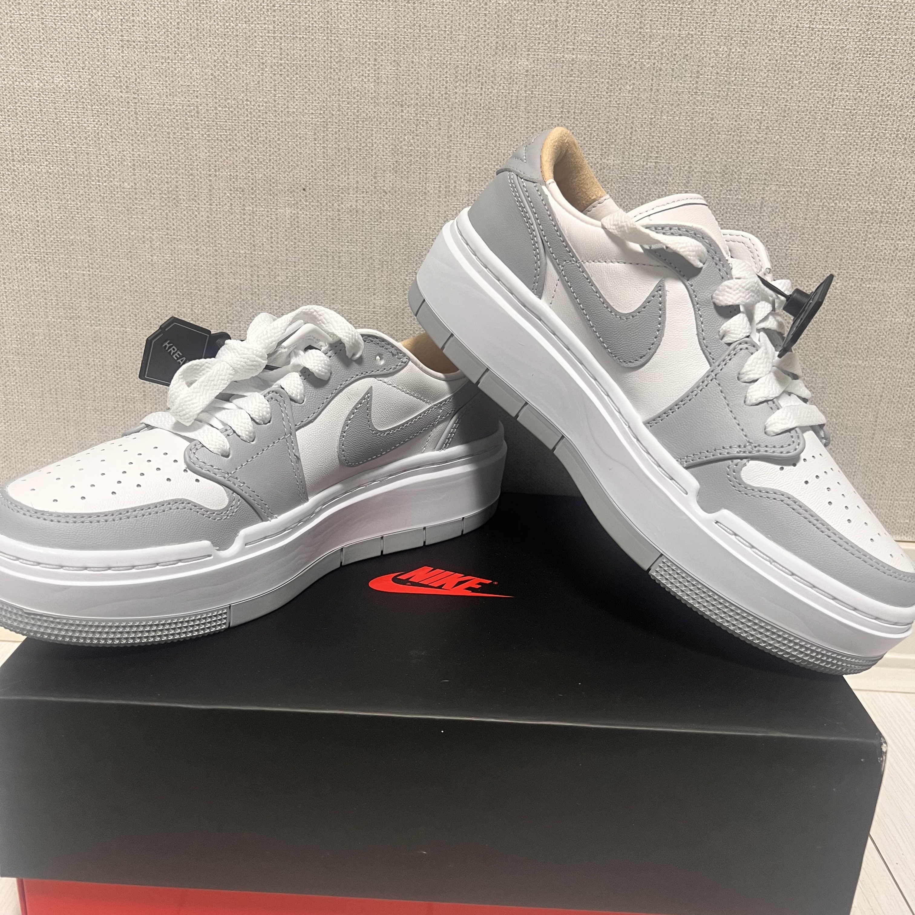 (W) Jordan 1 Elevate Low White and Wolf Grey 착용 스타일