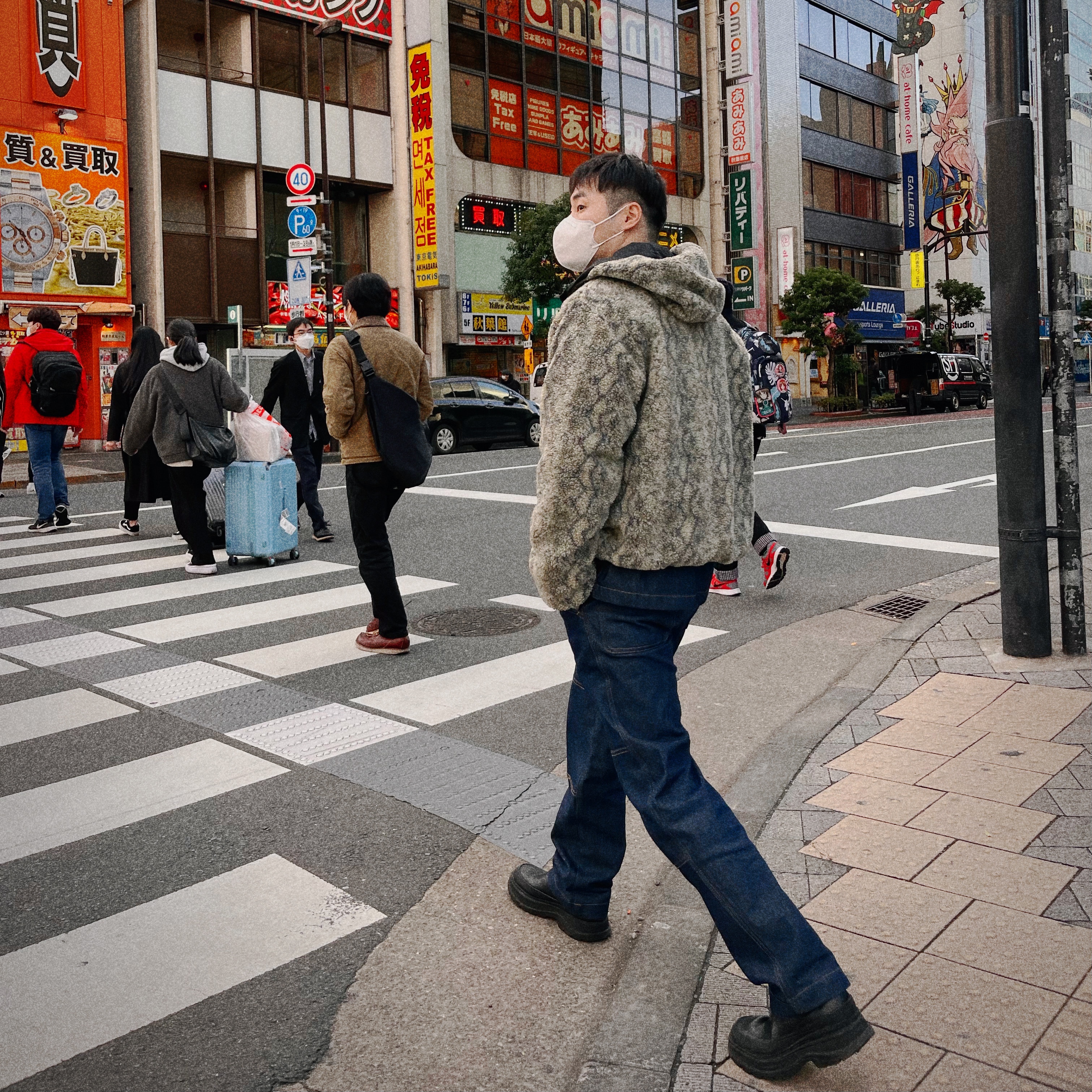 Stussy Snake Jacquard Sherpa Jacket Grey, Stussy Denim Zip Up Work Shirt Indigo 착용 스타일 - 1