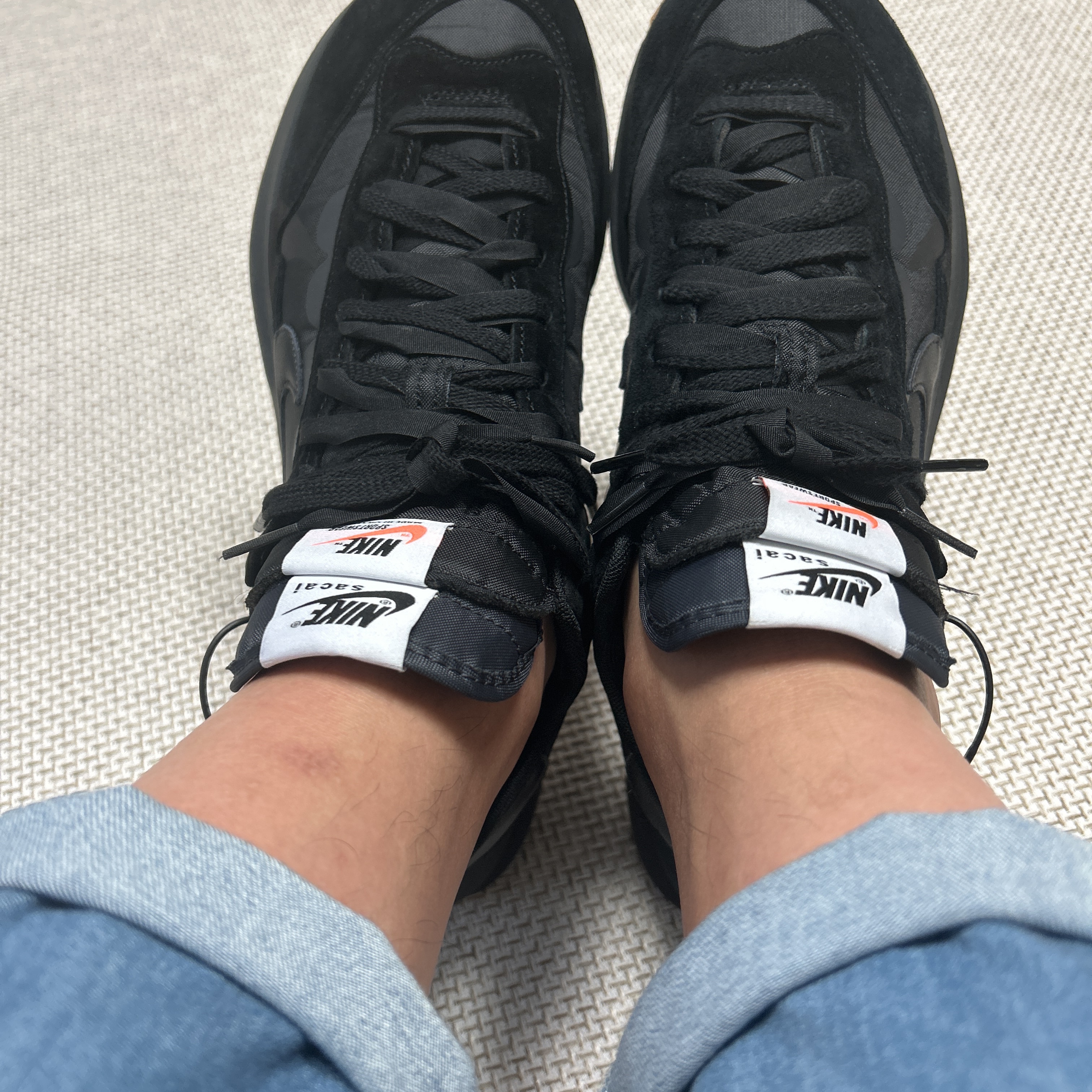 Nike x Sacai VaporWaffle Black and Gum 착용 스타일 - 1