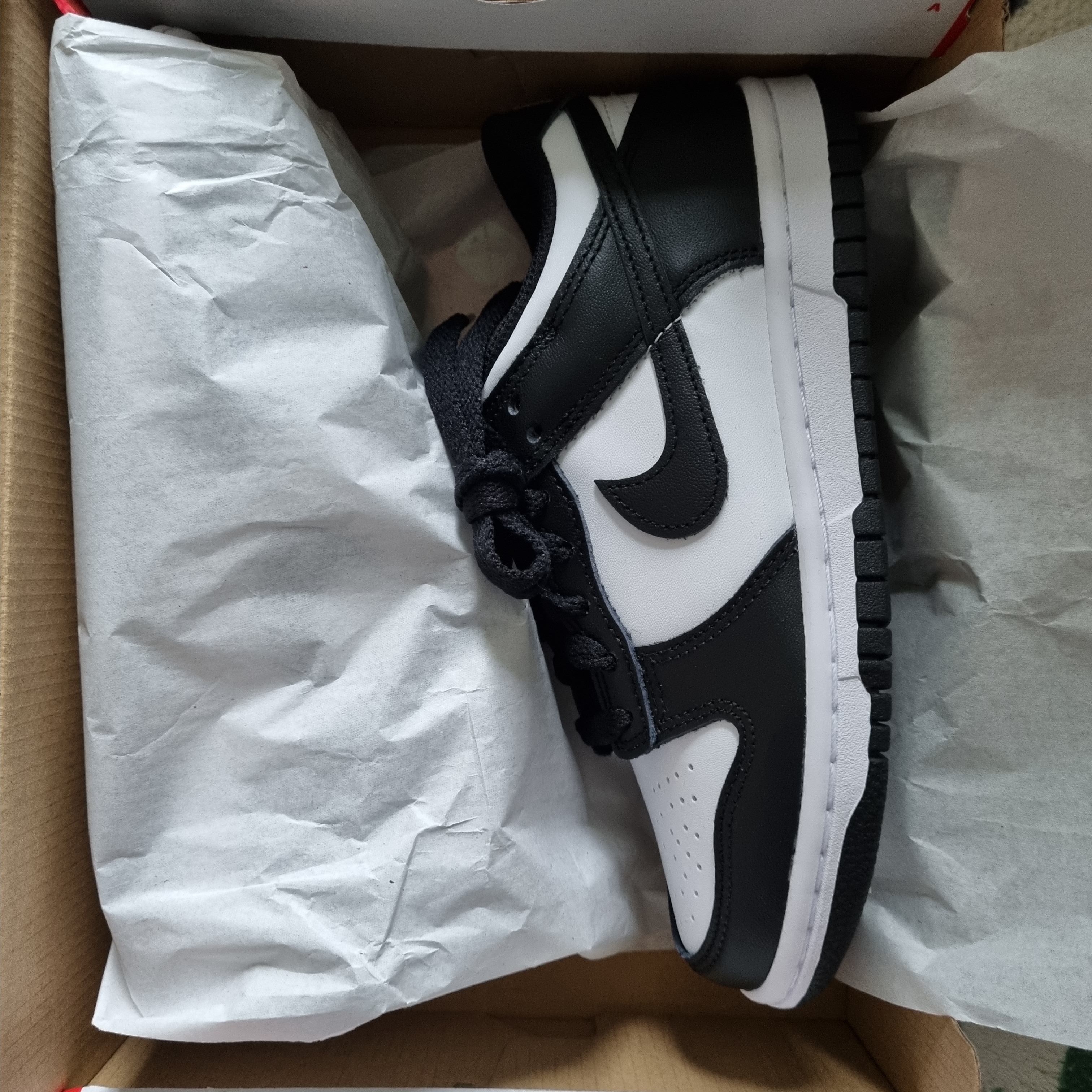 (GS) Nike Dunk Low Black 착용 스타일