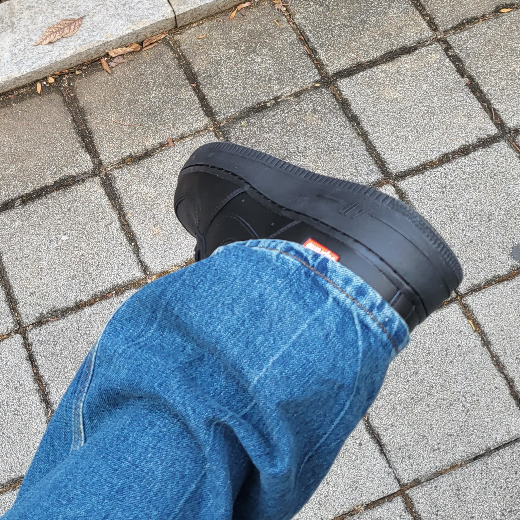 Nike x Supreme Air Force 1 Low Black 착용 스타일