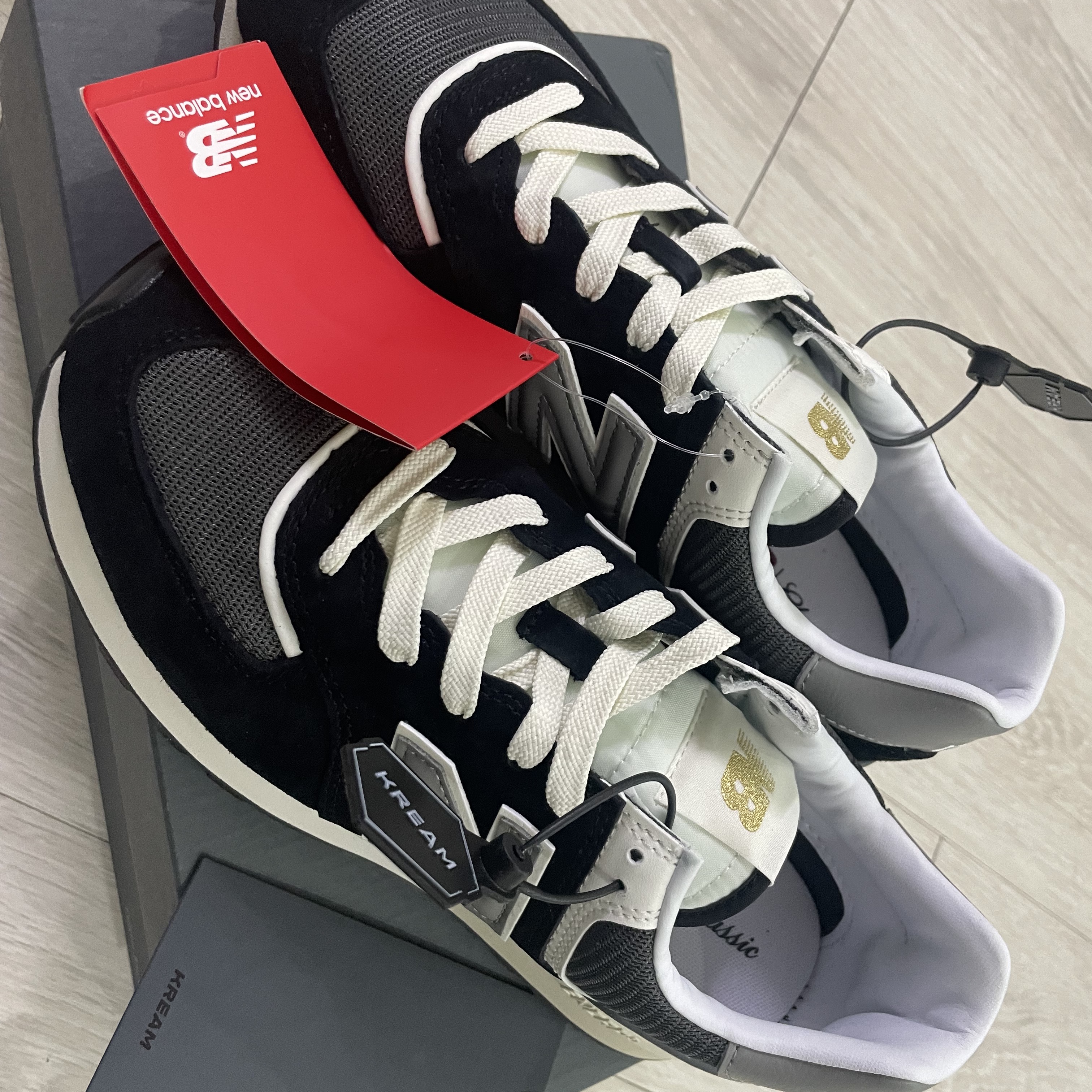 New Balance 574 Legacy Black 착용 스타일
